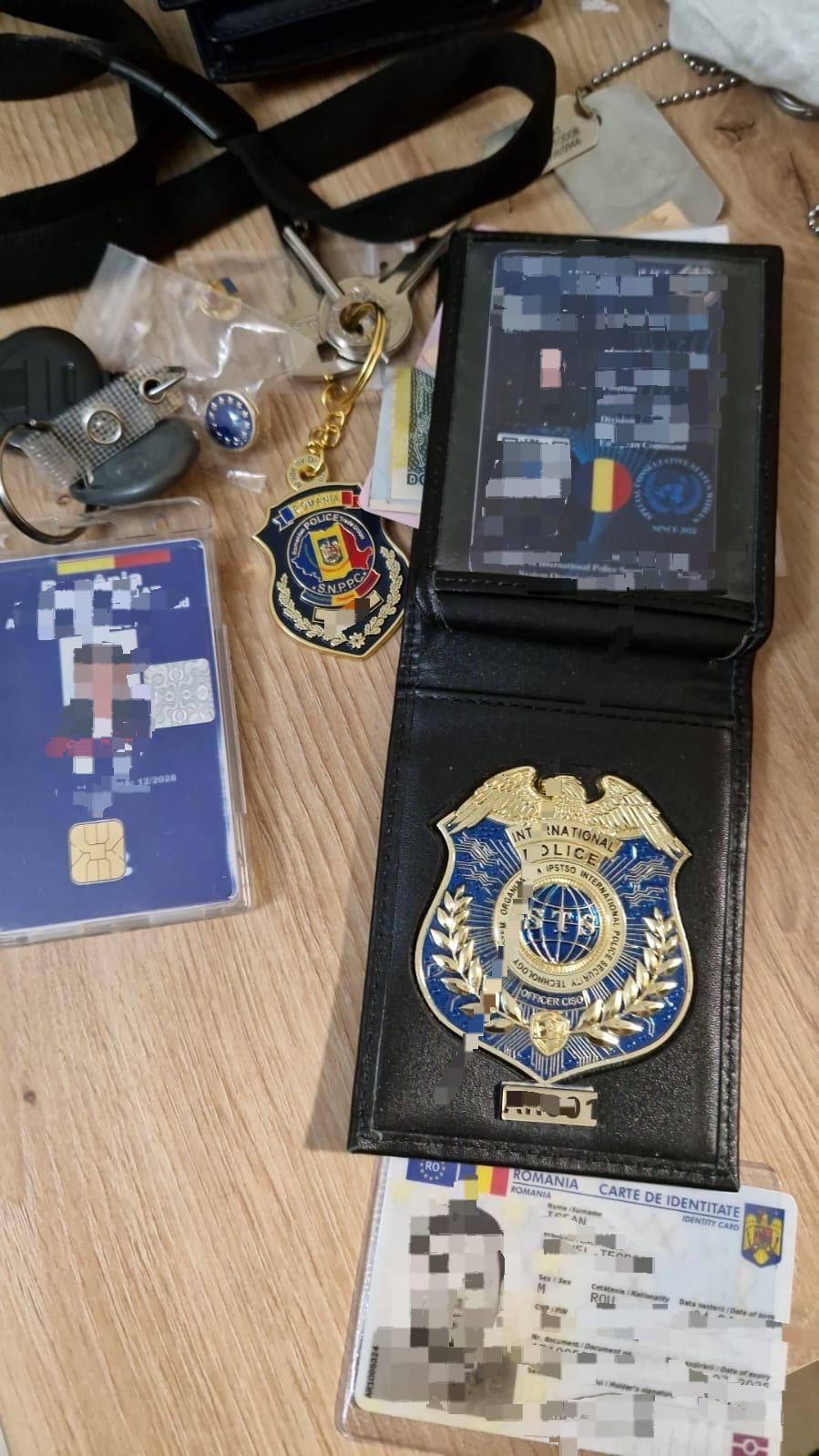 percheziții fals SRI12