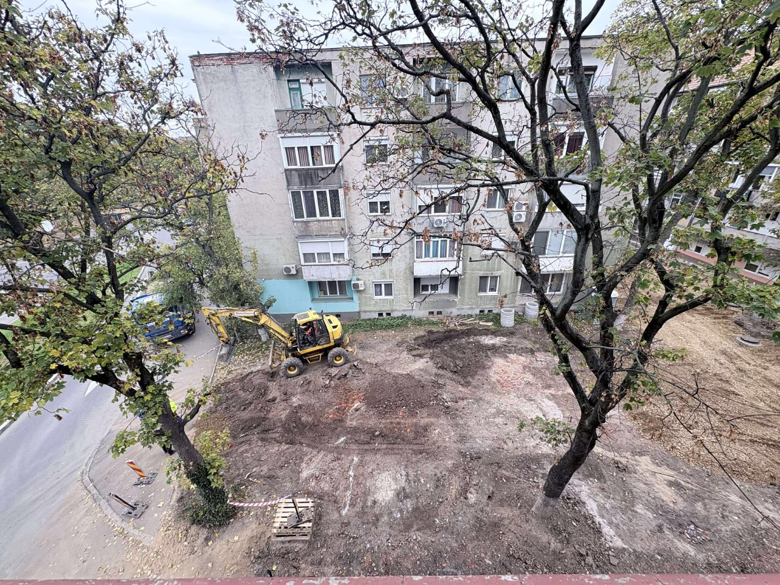 WhatsApp Image 2025-10-24 at 10.22.10 (1)