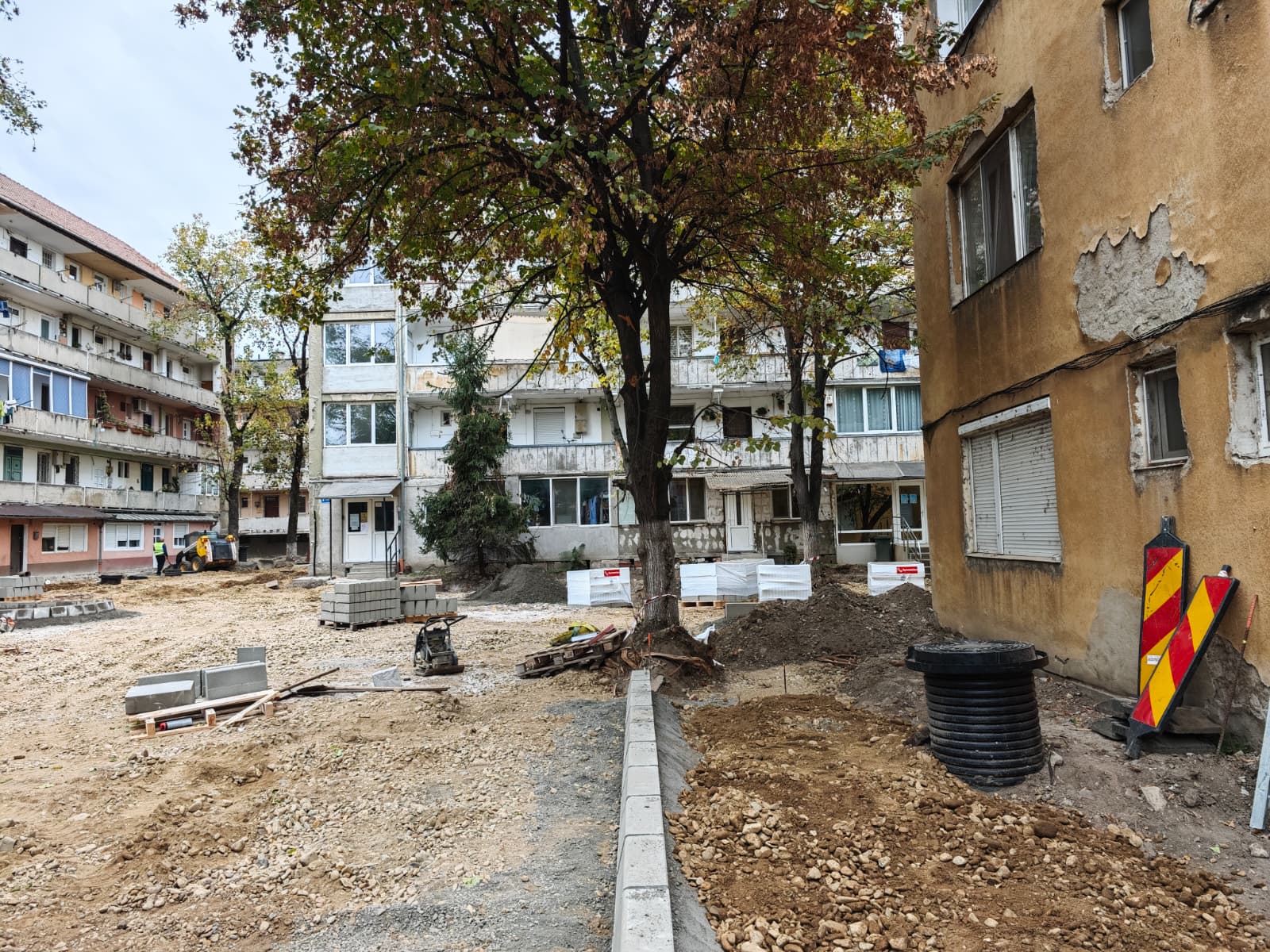 WhatsApp Image 2025-10-24 at 10.22.33 (1)