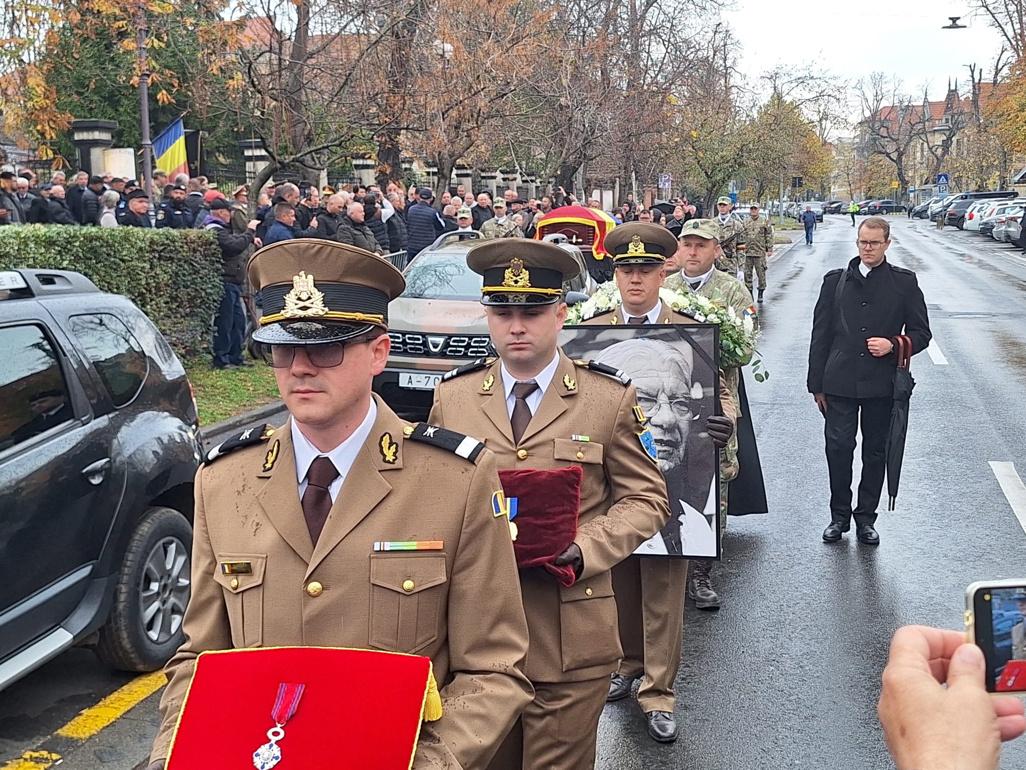 WhatsApp Image 2025-11-08 at 13.47.09 (1)