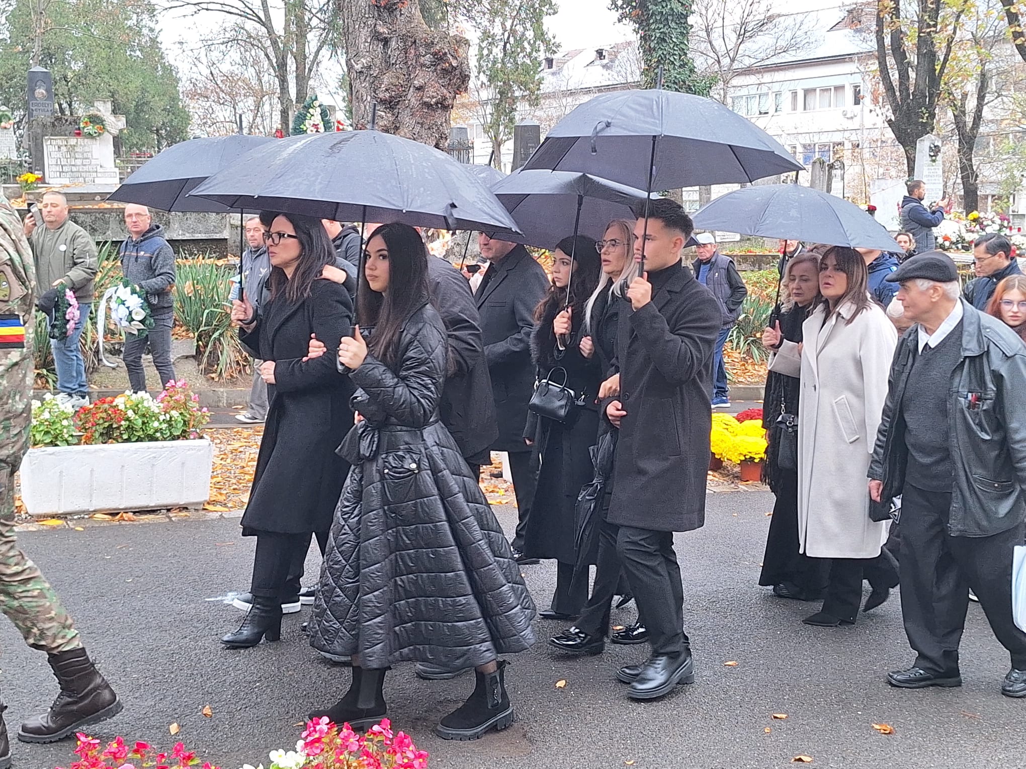 WhatsApp Image 2025-11-08 at 13.56.35 (2)