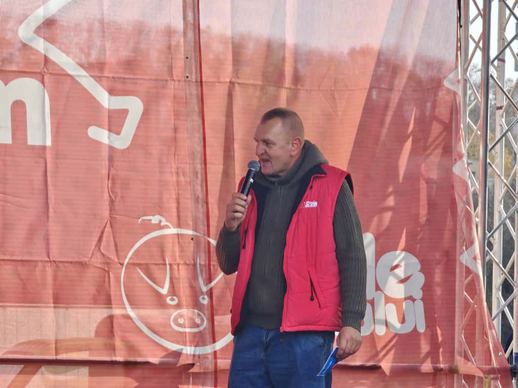 6b54d6c2-e66c-47f1-8baf-55de30b91515