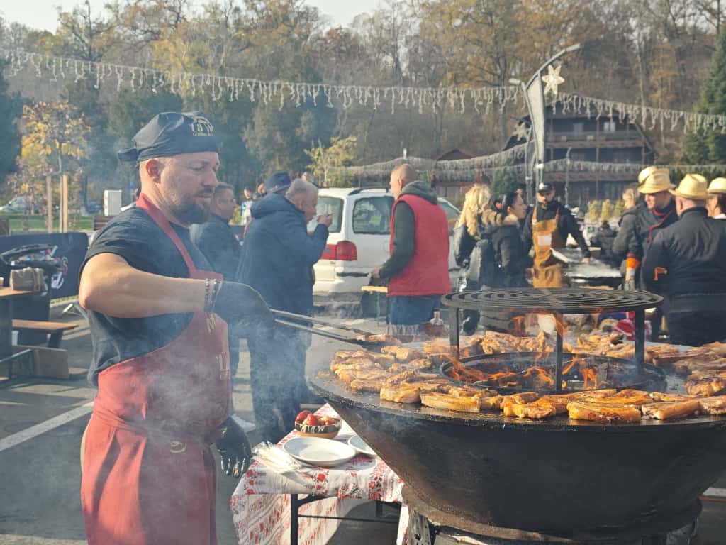 8940b812-934c-4778-ae15-a03139cceb97