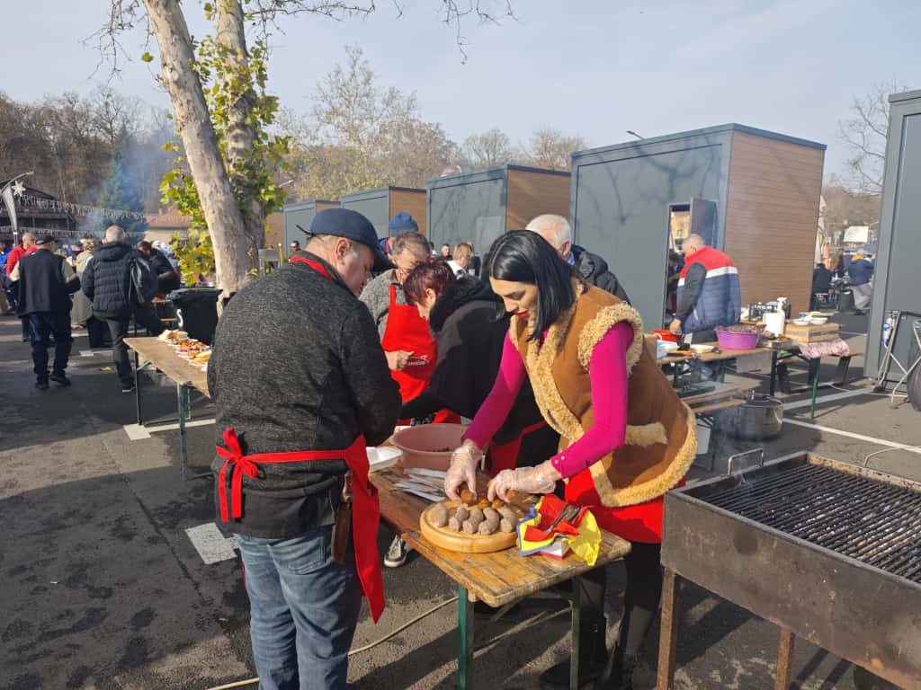 12eee1ea-868c-4505-8dc9-6b3f142224e3