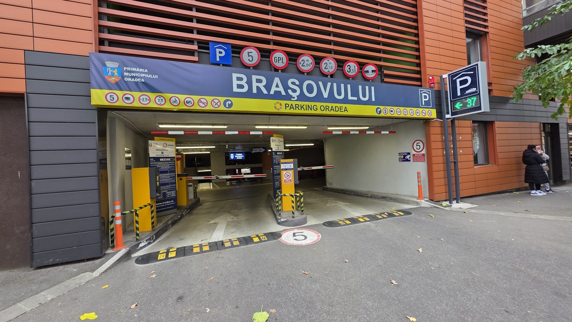 WhatsApp Image 2025-11-17 at 13.57.14