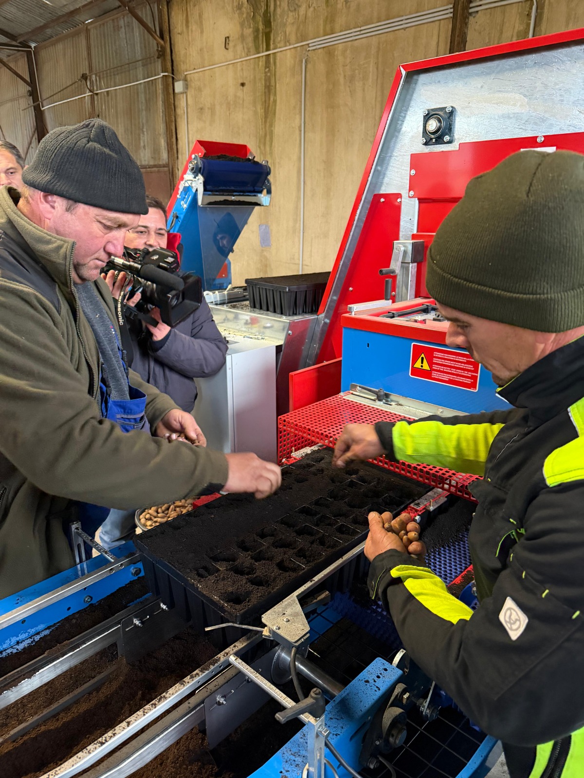 WhatsApp Image 2025-12-02 at 19.47.12 (2)