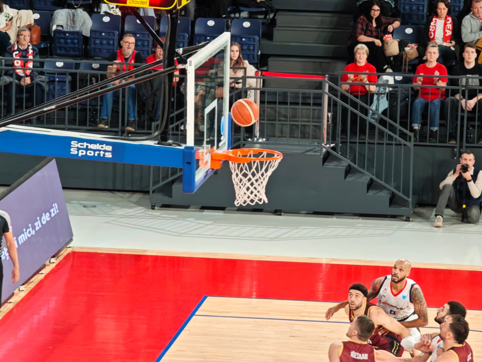 WhatsApp Image 2025-12-10 at 19.06.12