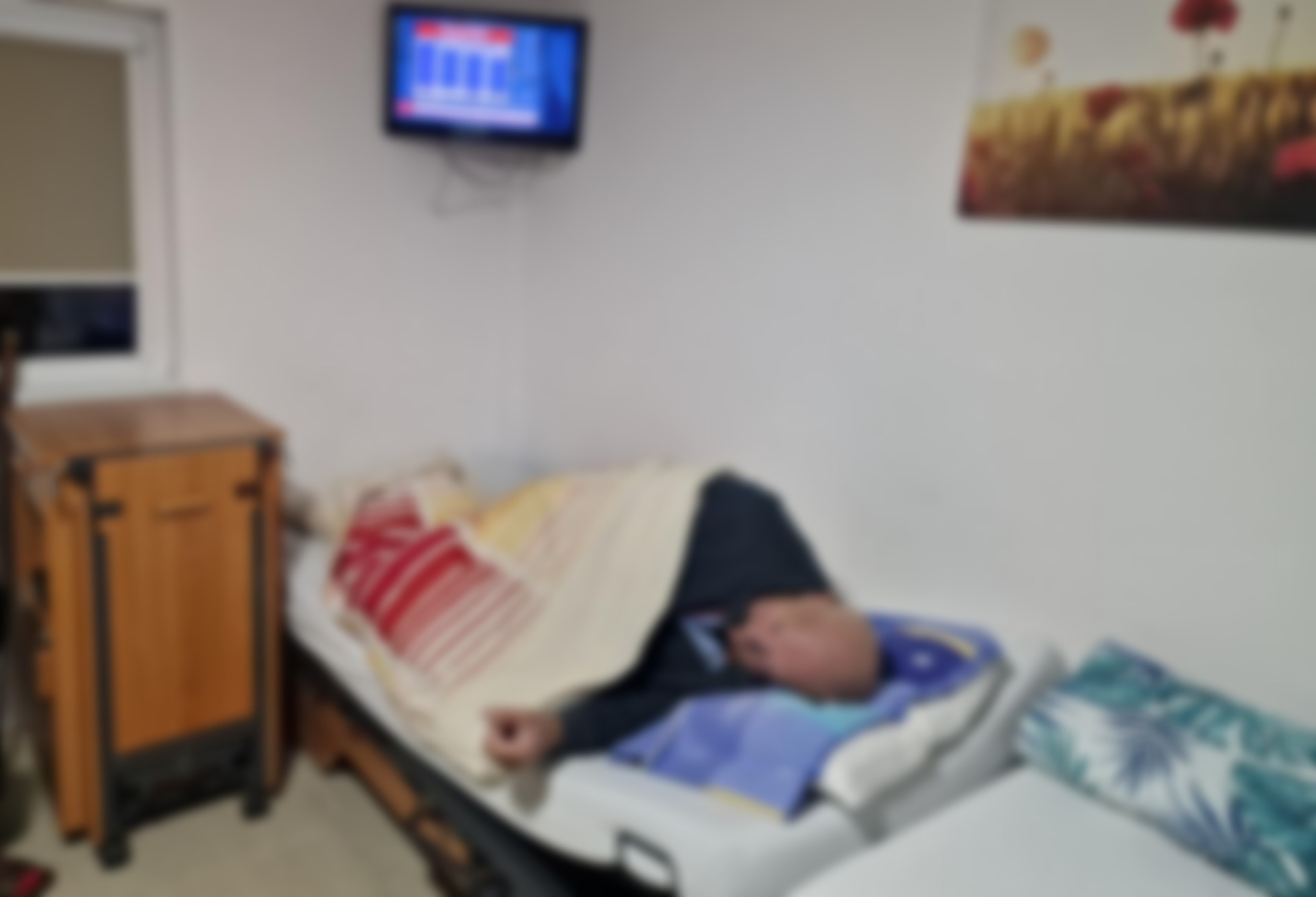 8821d59a-9b1e-4863-8ae3-831704ca72b6-photoaidcom-blur