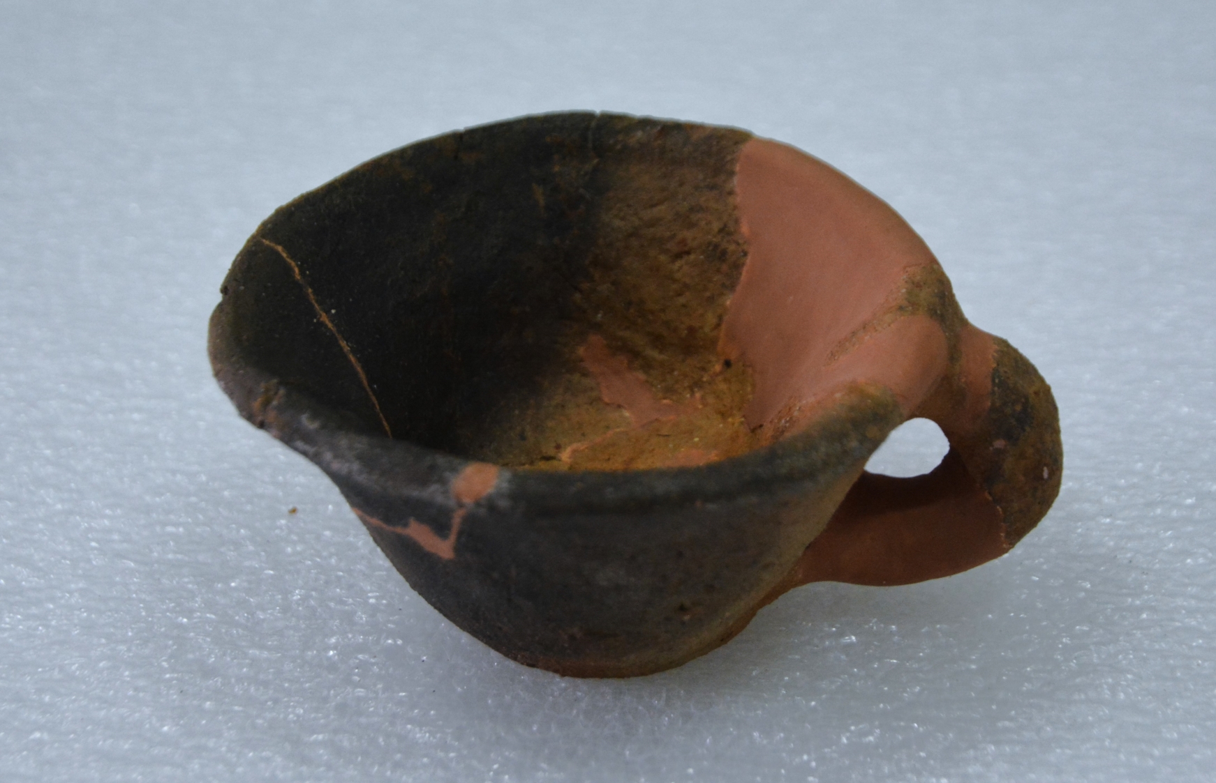 cană dacică din lut1