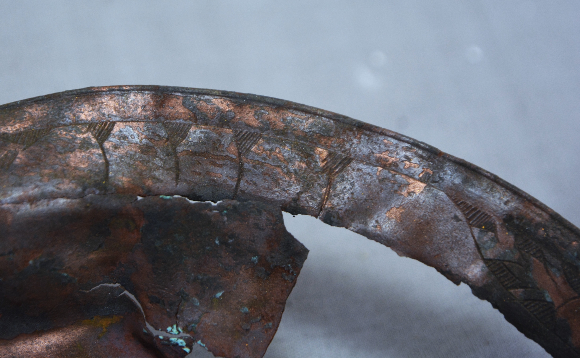 Vas din cupru argintat, detaliu1