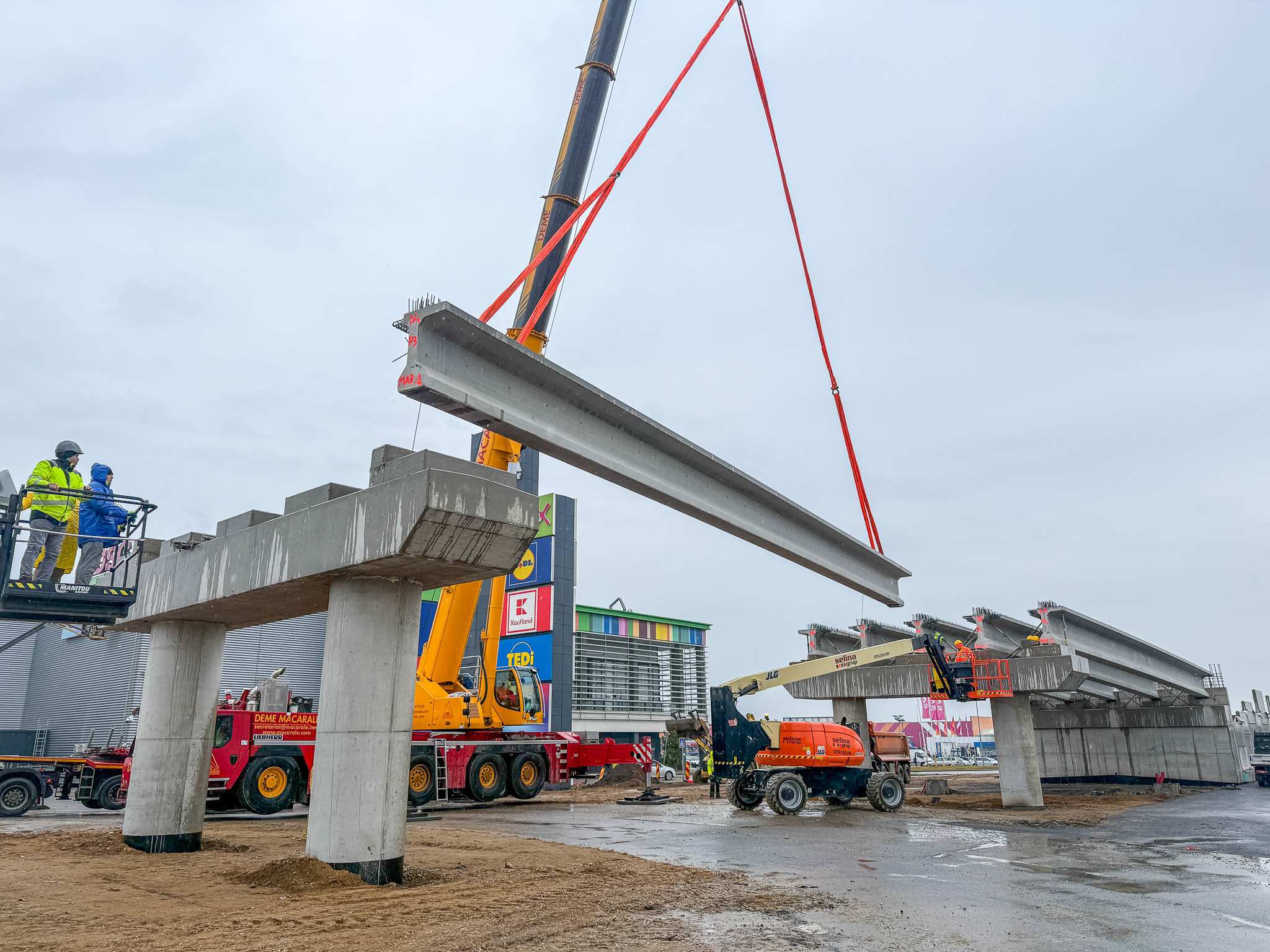 Pasaj ERA Oradea, se monteaza grinzile 26.01 (4)