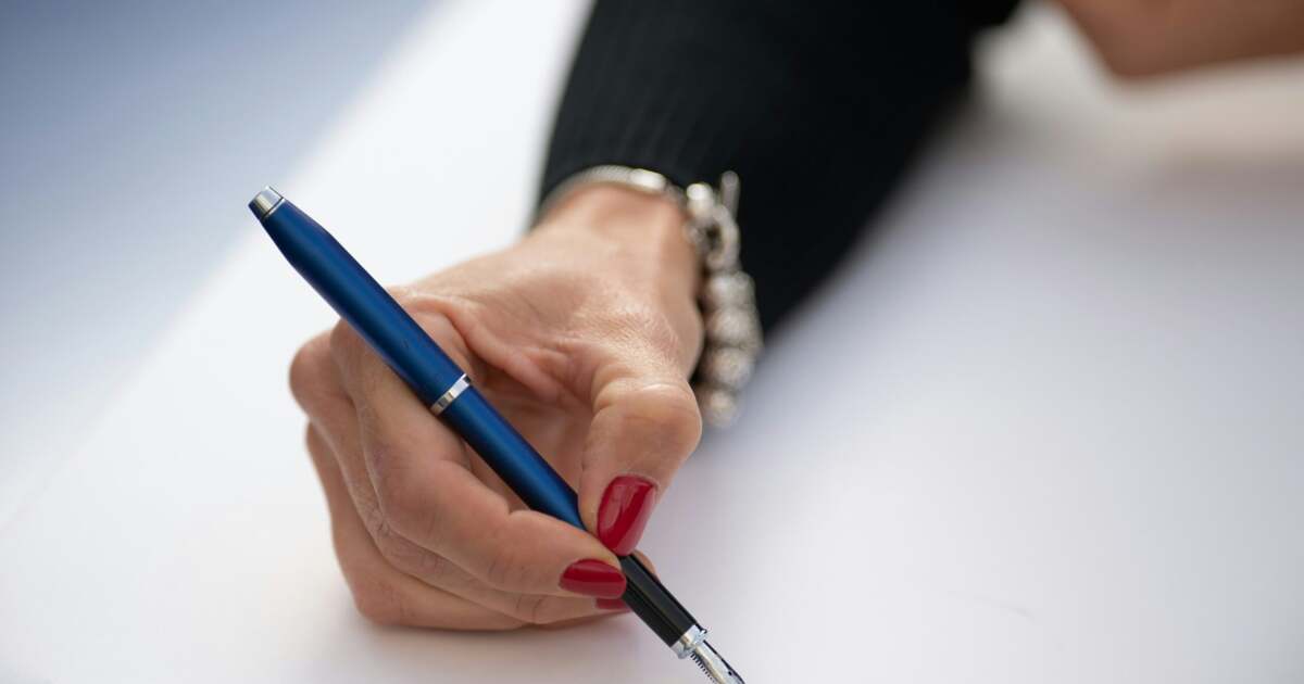 Cetățenii pot sesiza birocrația online prin „Fără hârtie” și pot urmări rezolvarea problemelor.