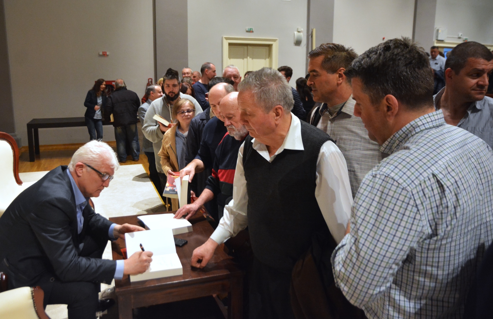 Lansare carte Gabriel Moisa (26)