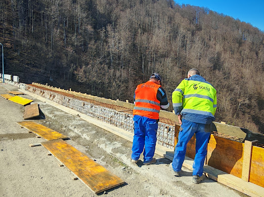 e5e68619-4941-418b-ab23-b383e0e70825