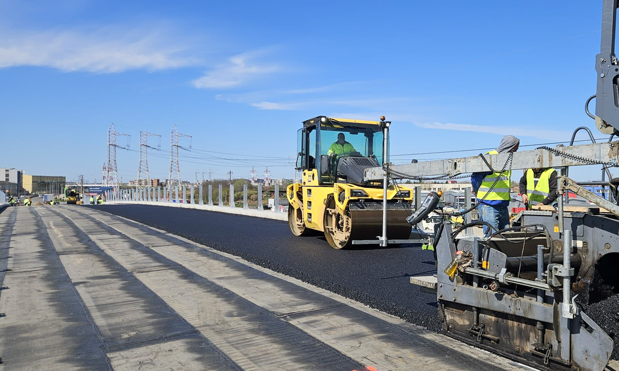 Pasaj suprateran zona Metro - se asfalteaza (2)