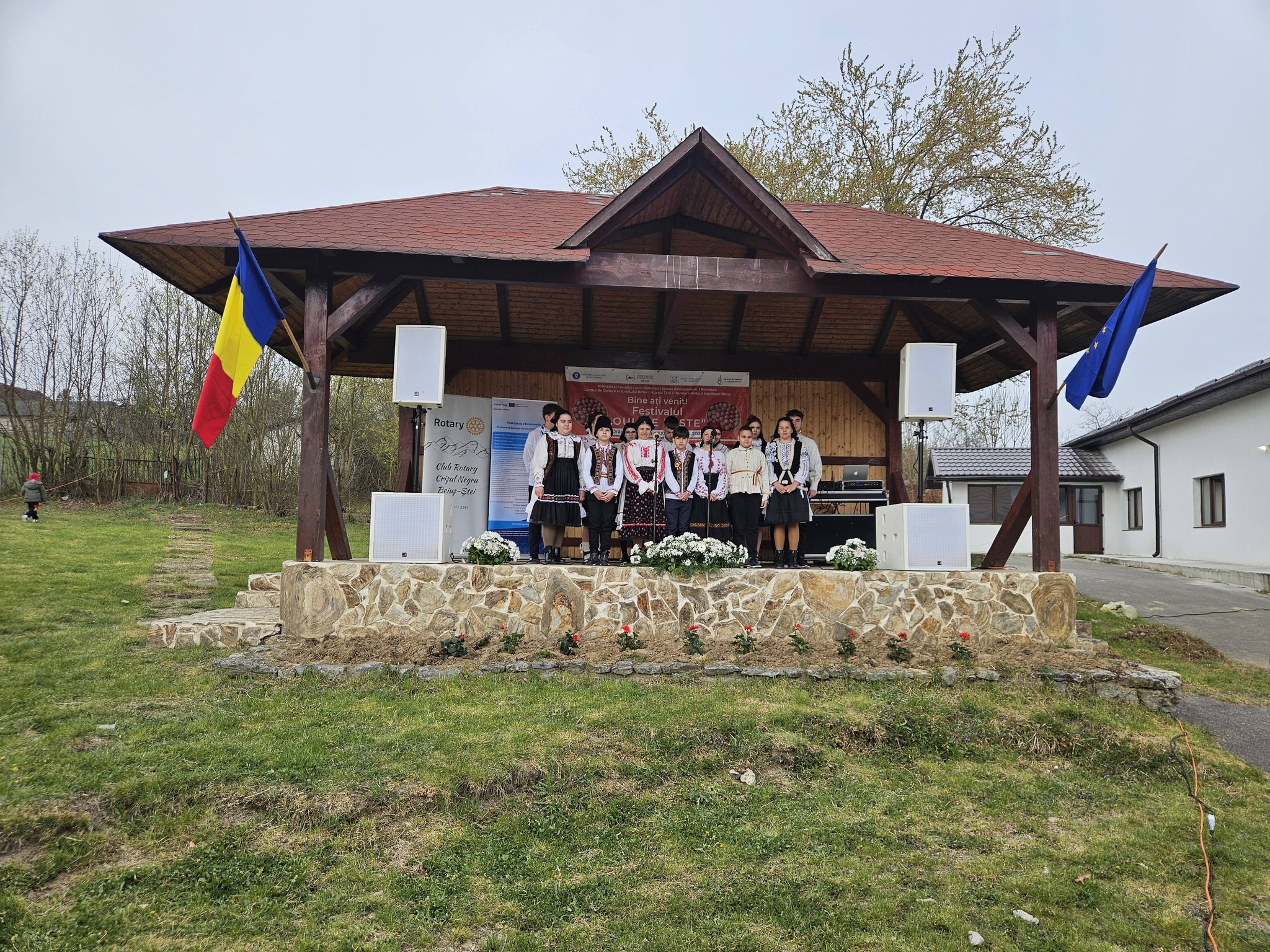 drăgoteni foto Șc. Gimnaziala 1 Uileacu de Beiuş1