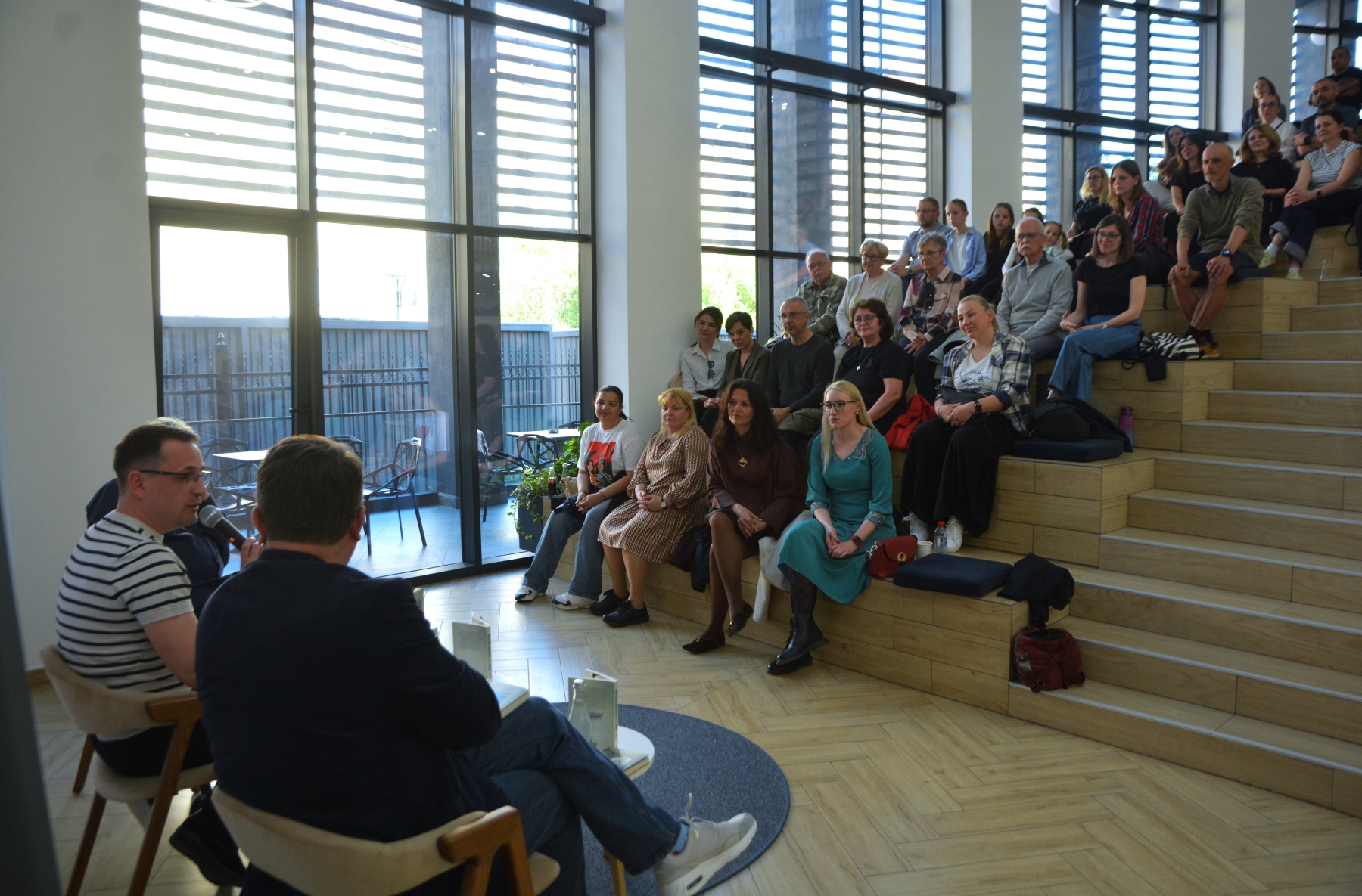 Lansare de carte, Acvariul, de Dan-Liviu Boeriu (10)