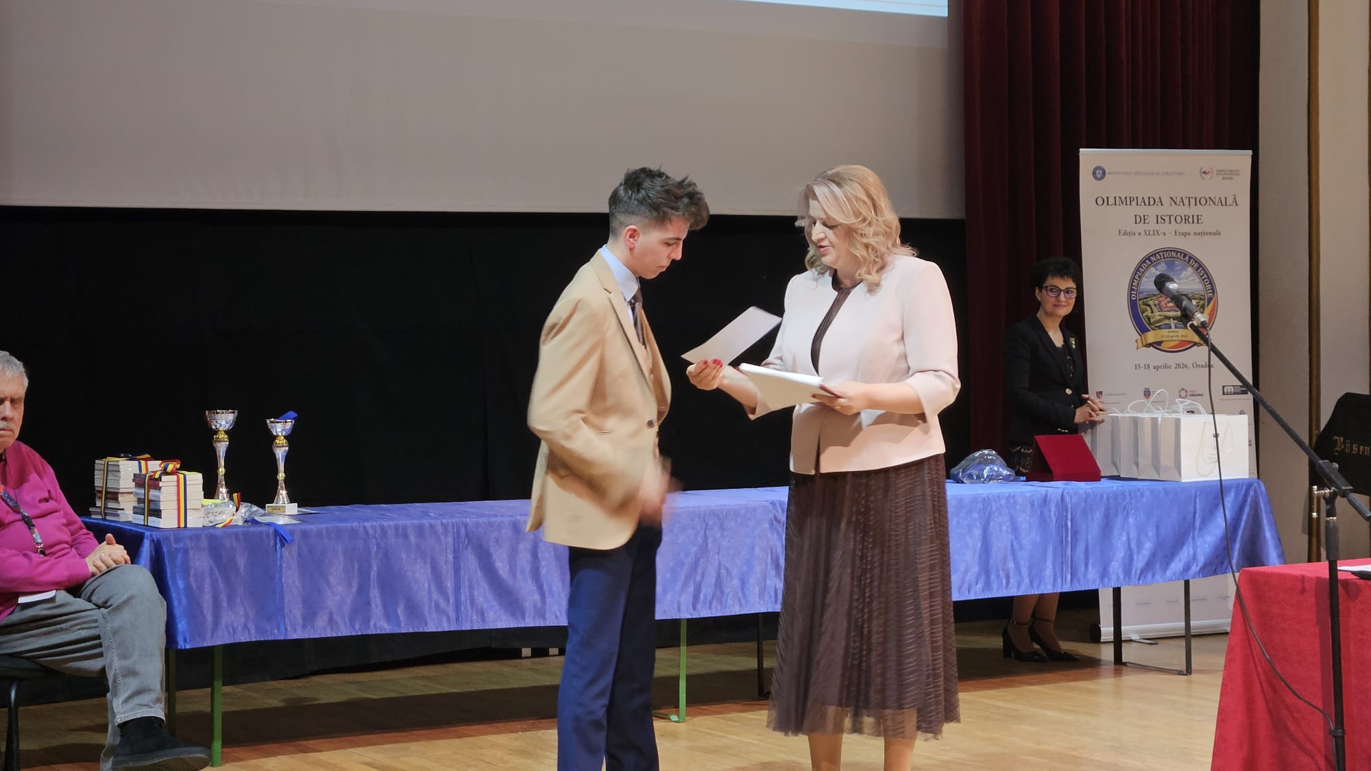 festivitate-olimpiada-nationala-istorie-premiati-oradea-04