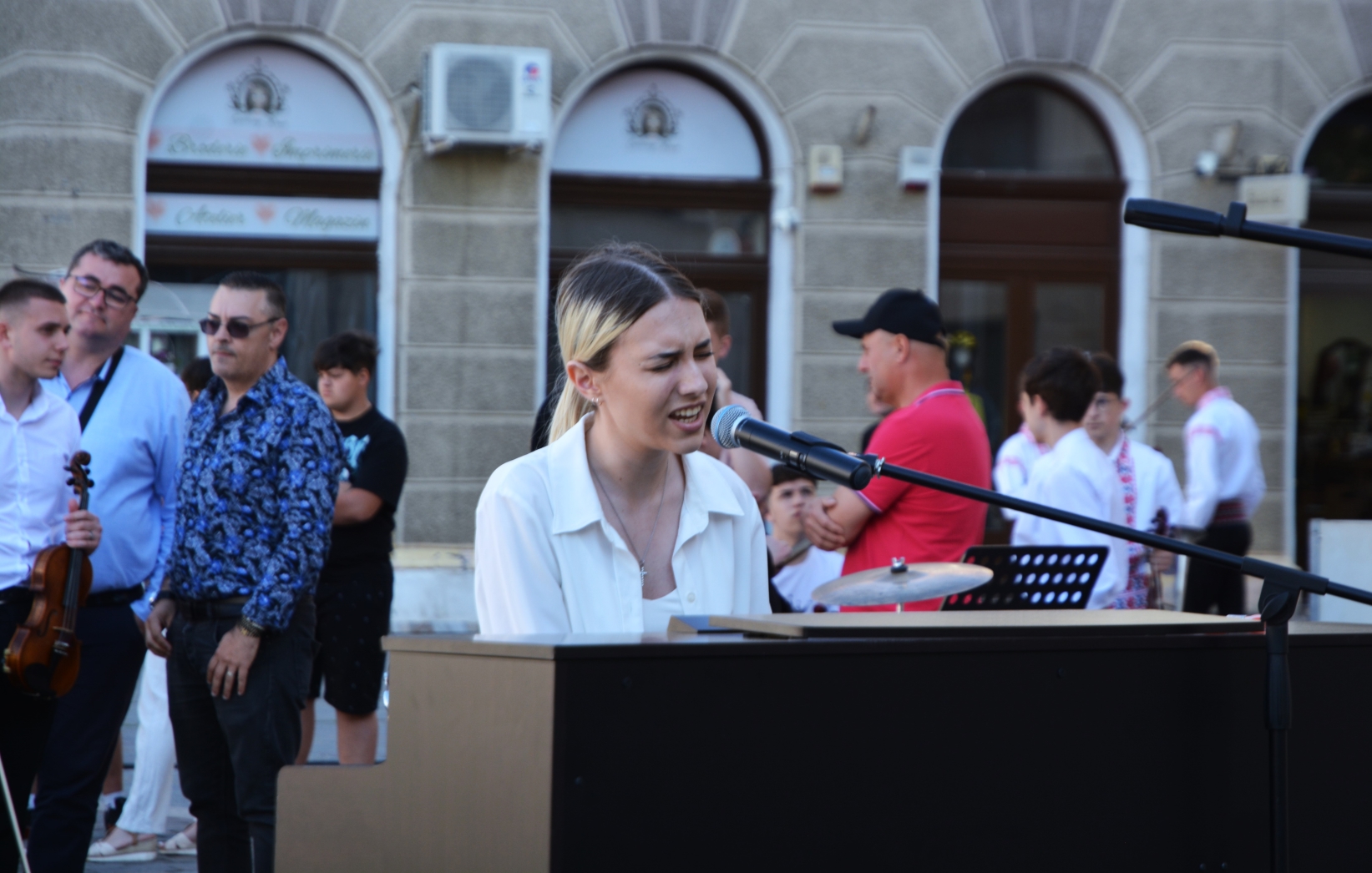 Arta ne uneşte (37)