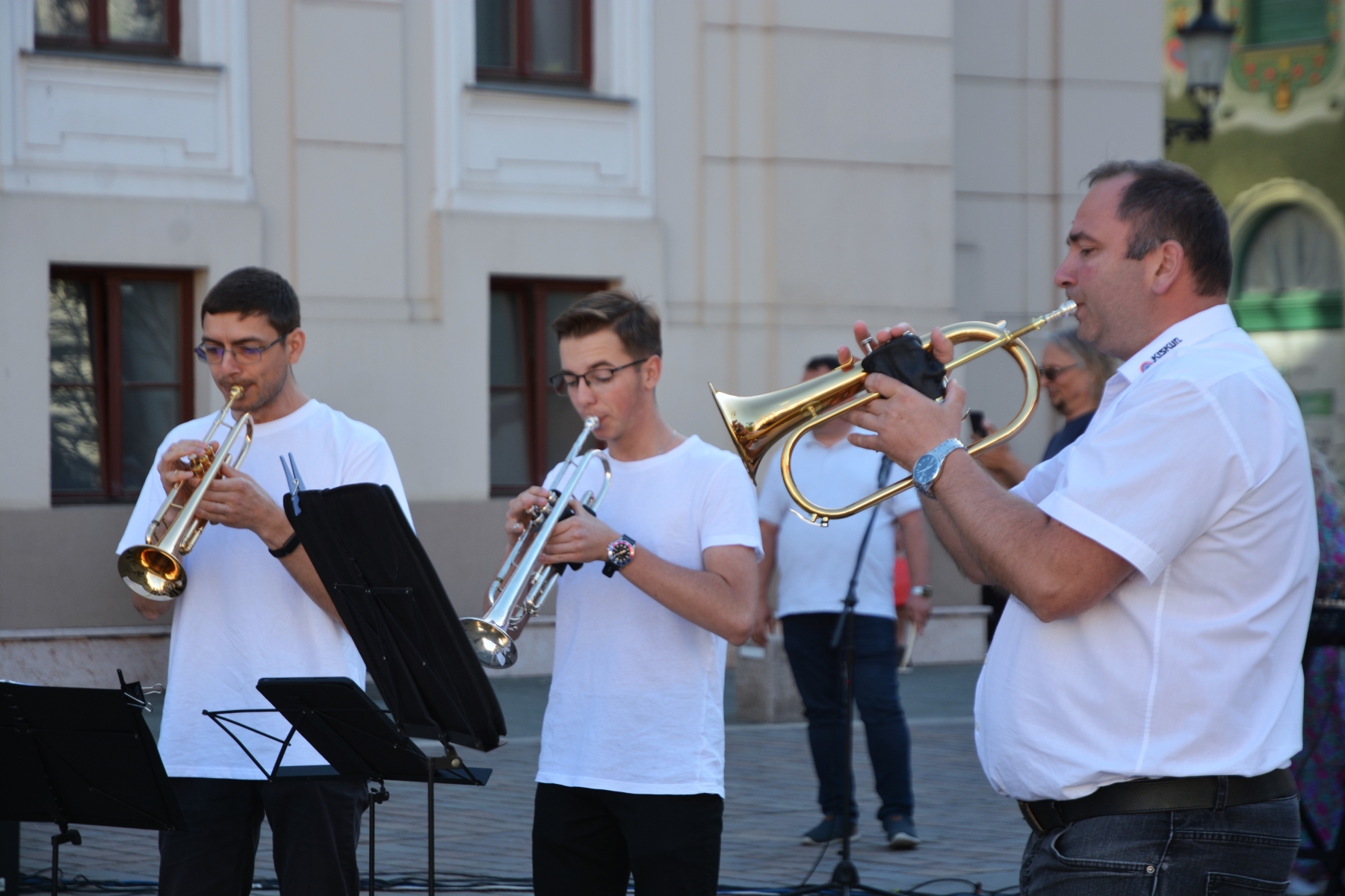 Arta ne uneşte (66)
