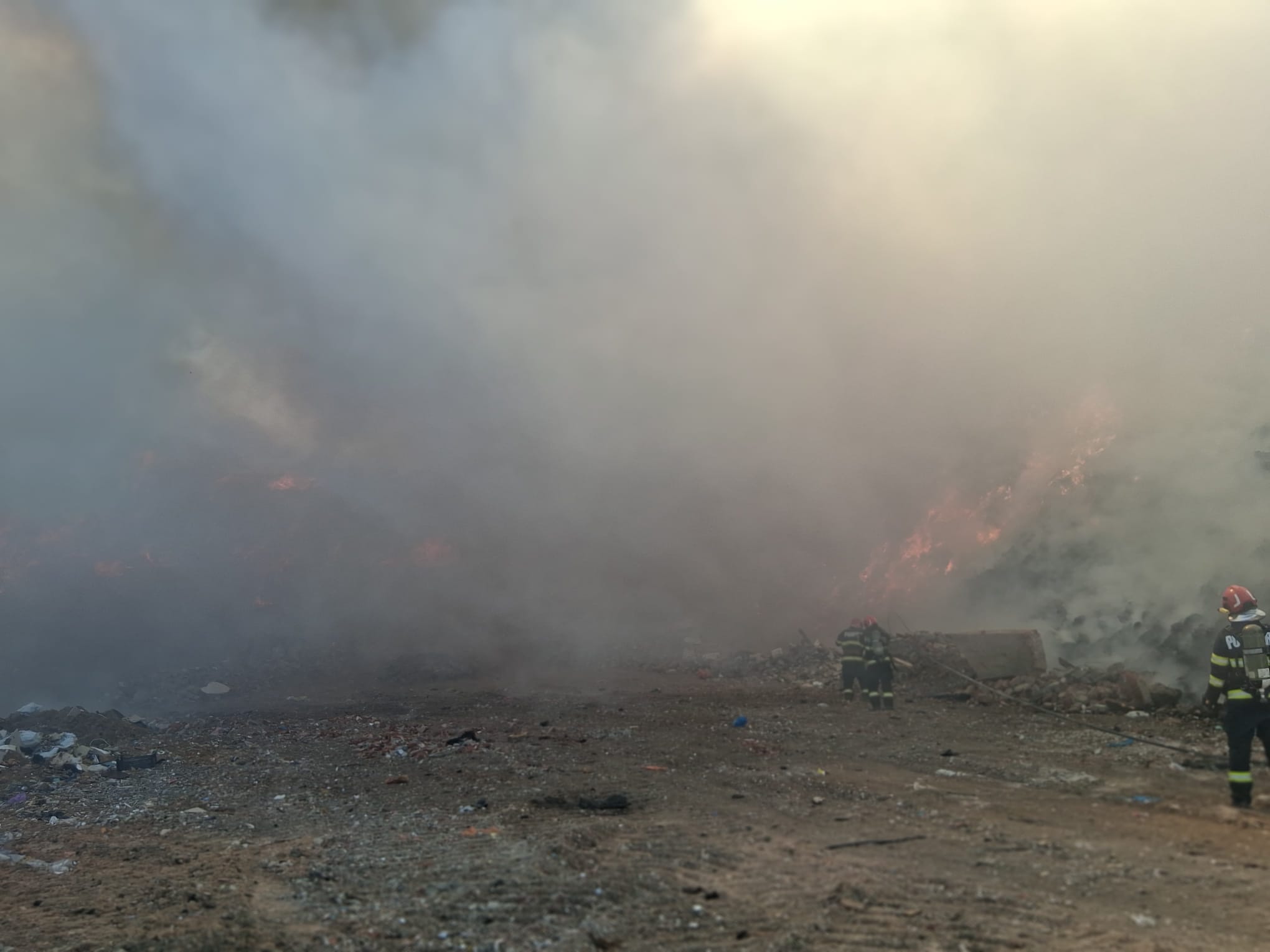 isu-bihor-incendiu-groapa-gunoi-oradea-02