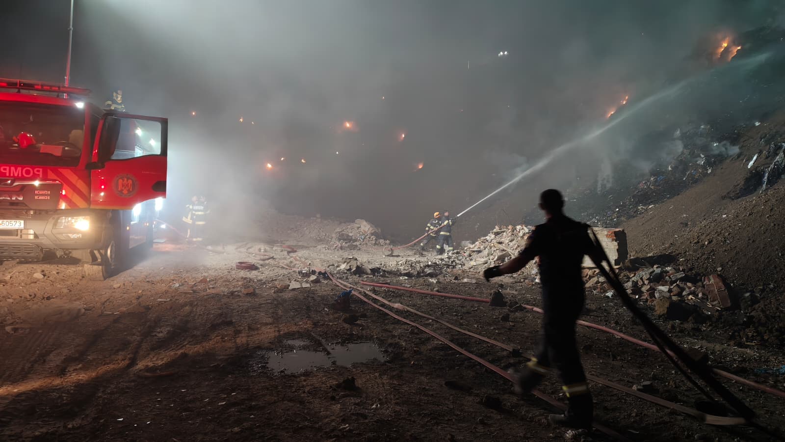 incendiu-groapa-gunoi-oradea-01