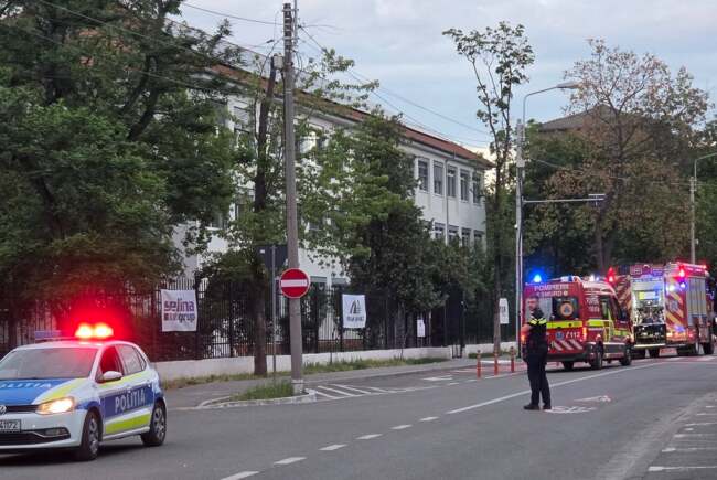 Incendiu la Școala Gimnazială nr. 16 din Oradea. O sală de clasă a fost ...