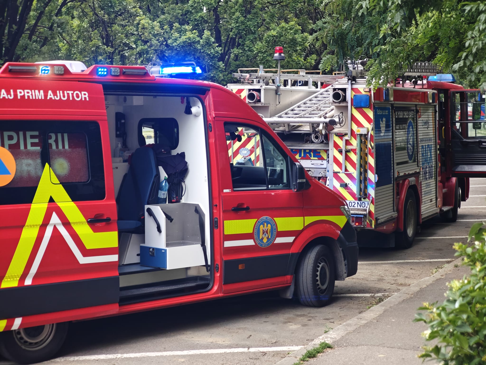 smurd-ambulanta-pompieri-dacia