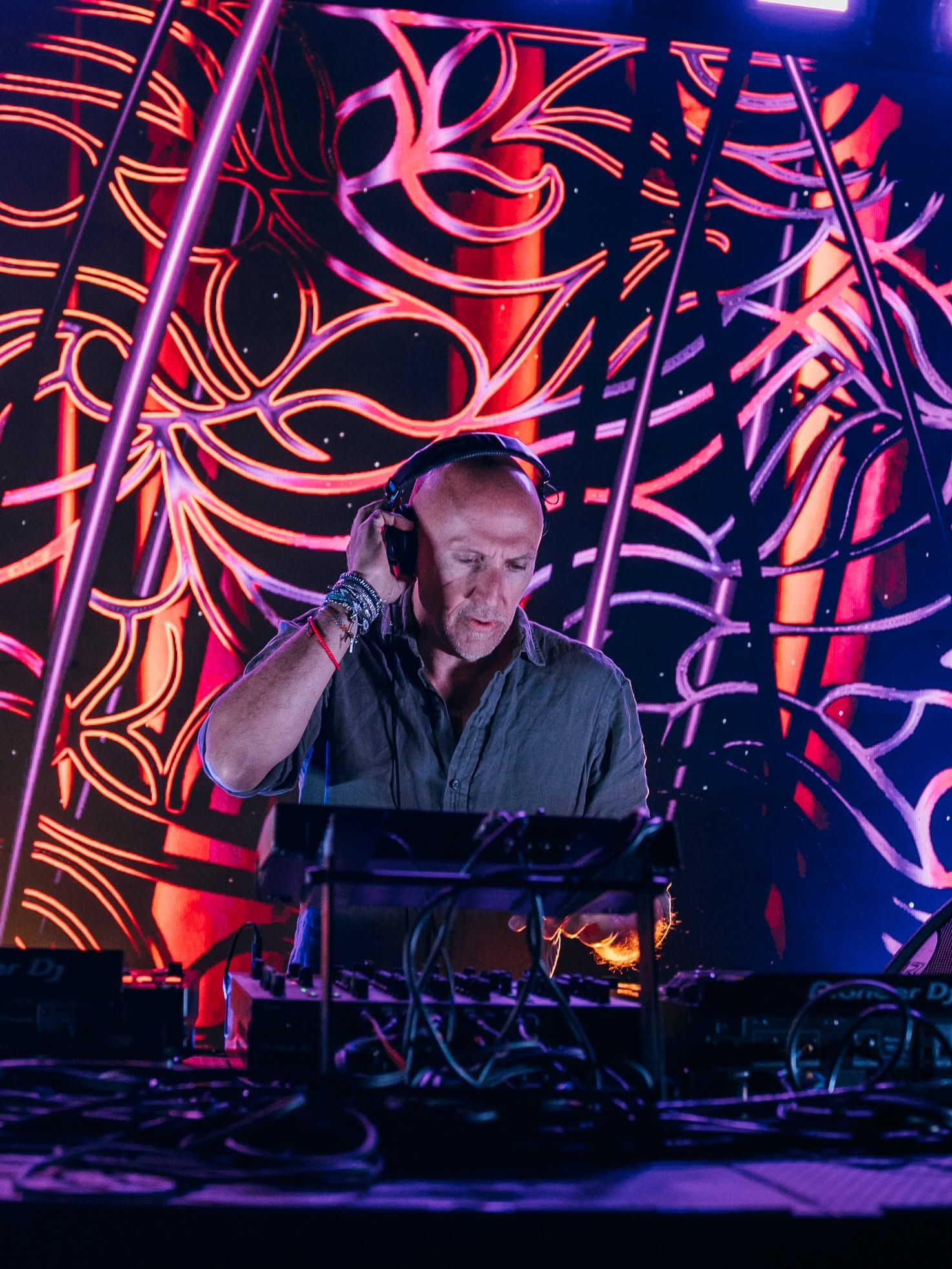 lee-burridge