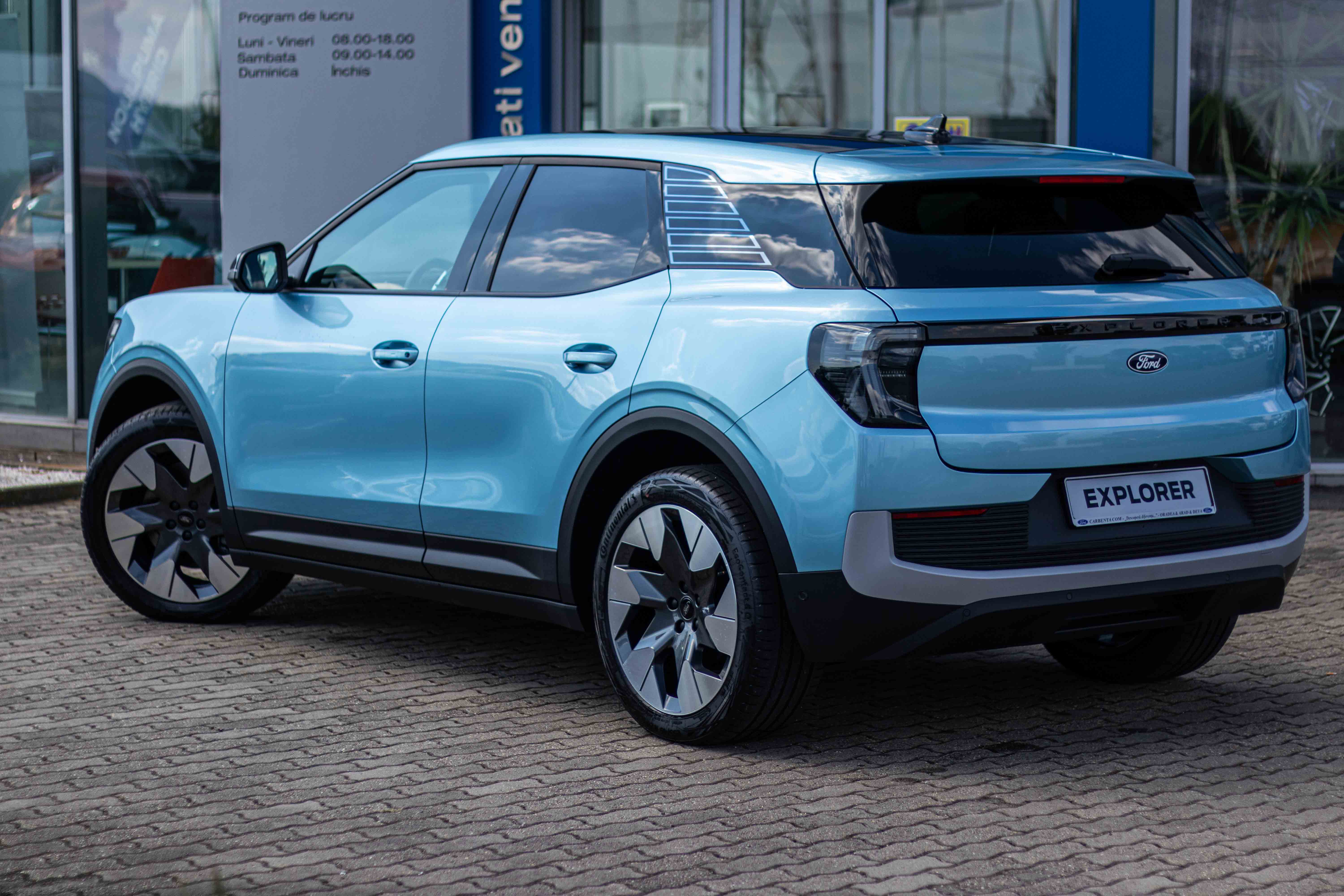 EXPLORER ELECTRIC PREMIUM EXT RANGE 340 CP AT AWD PANORAMIC ARCTIC BLUE-8