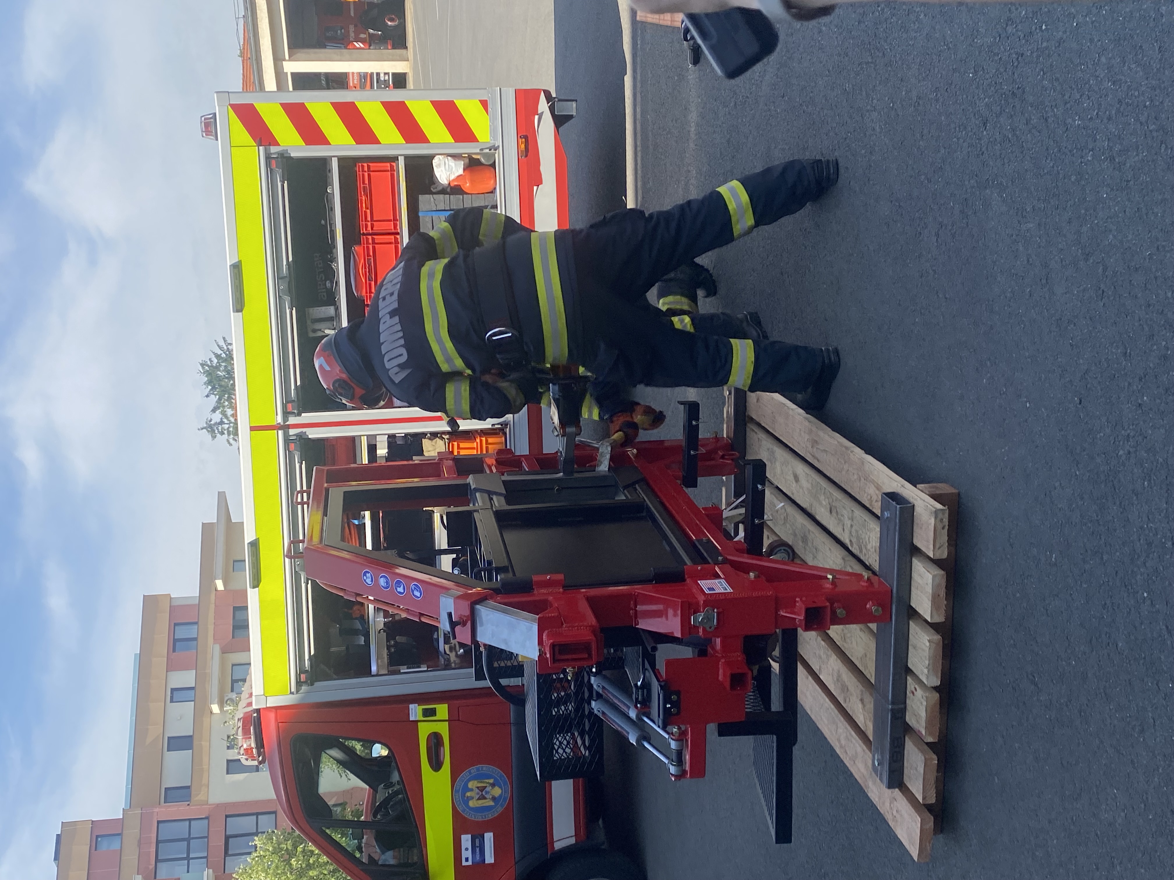 simulator-descarcerare-isu-premiera-oradea-pompieri