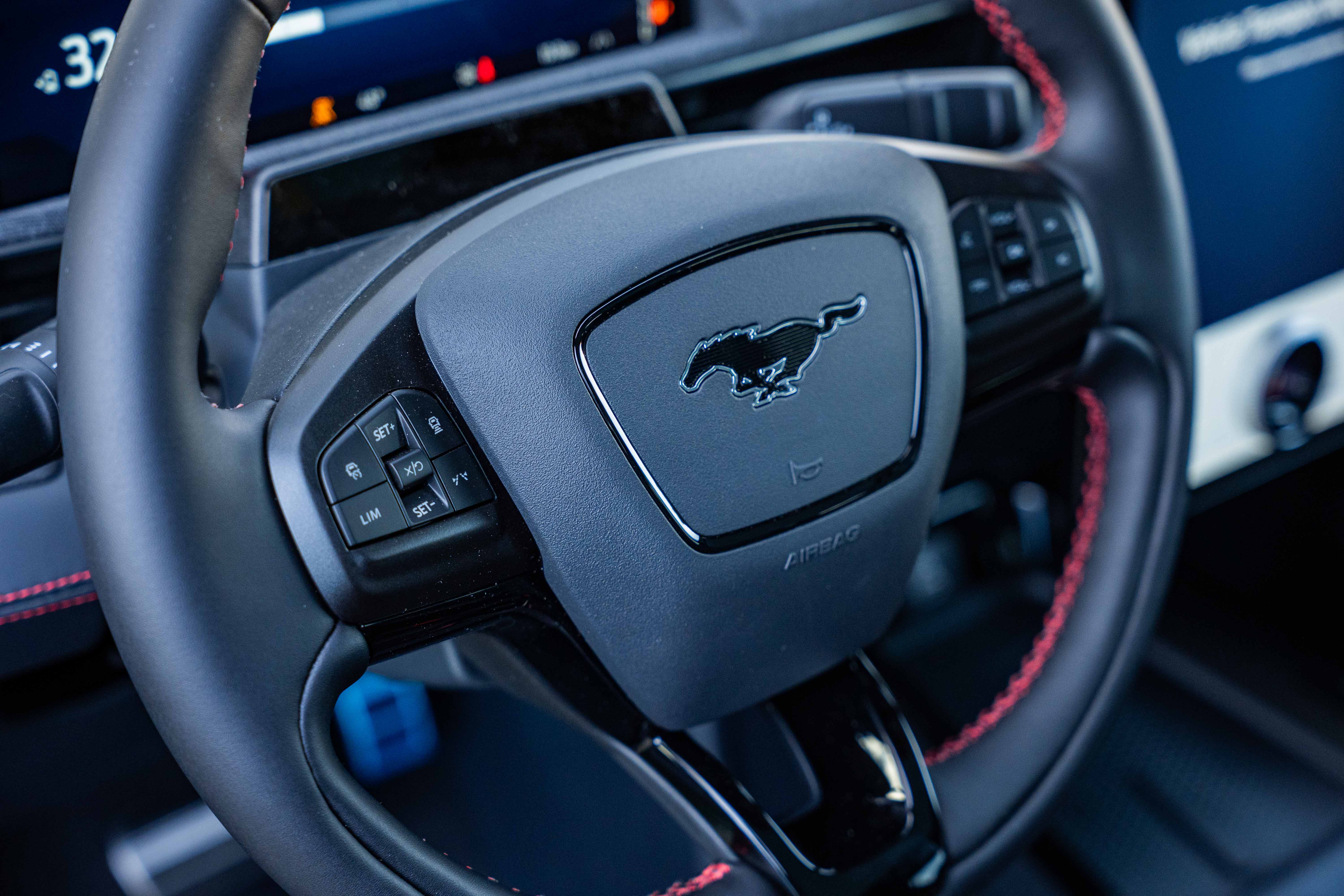 0030 - Mustang verde