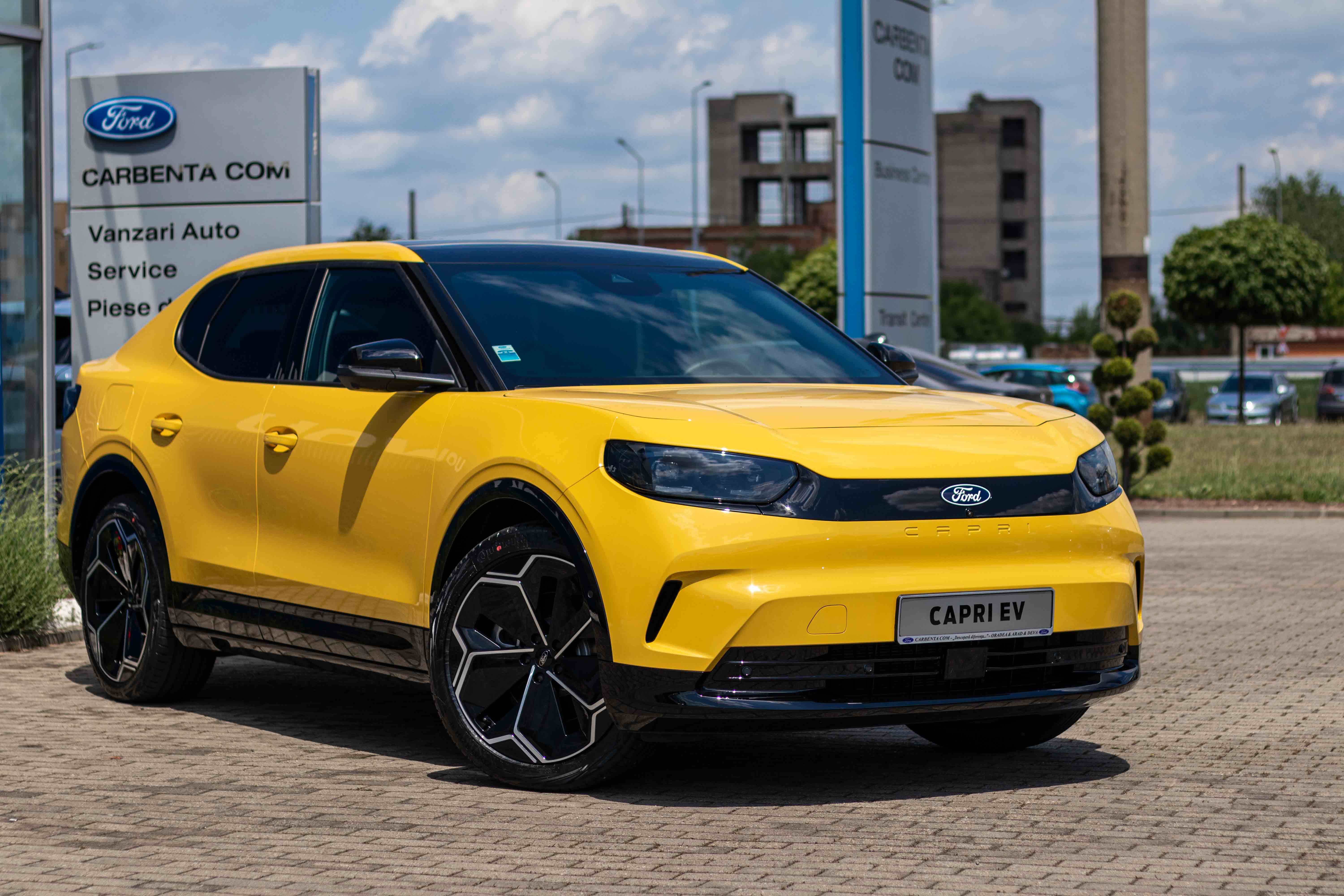 CAPRI ELECTRIC PREMIUM EXTENDED RANGE 340 CP AT AWD PANORAMIC VIVID YELLOW-7