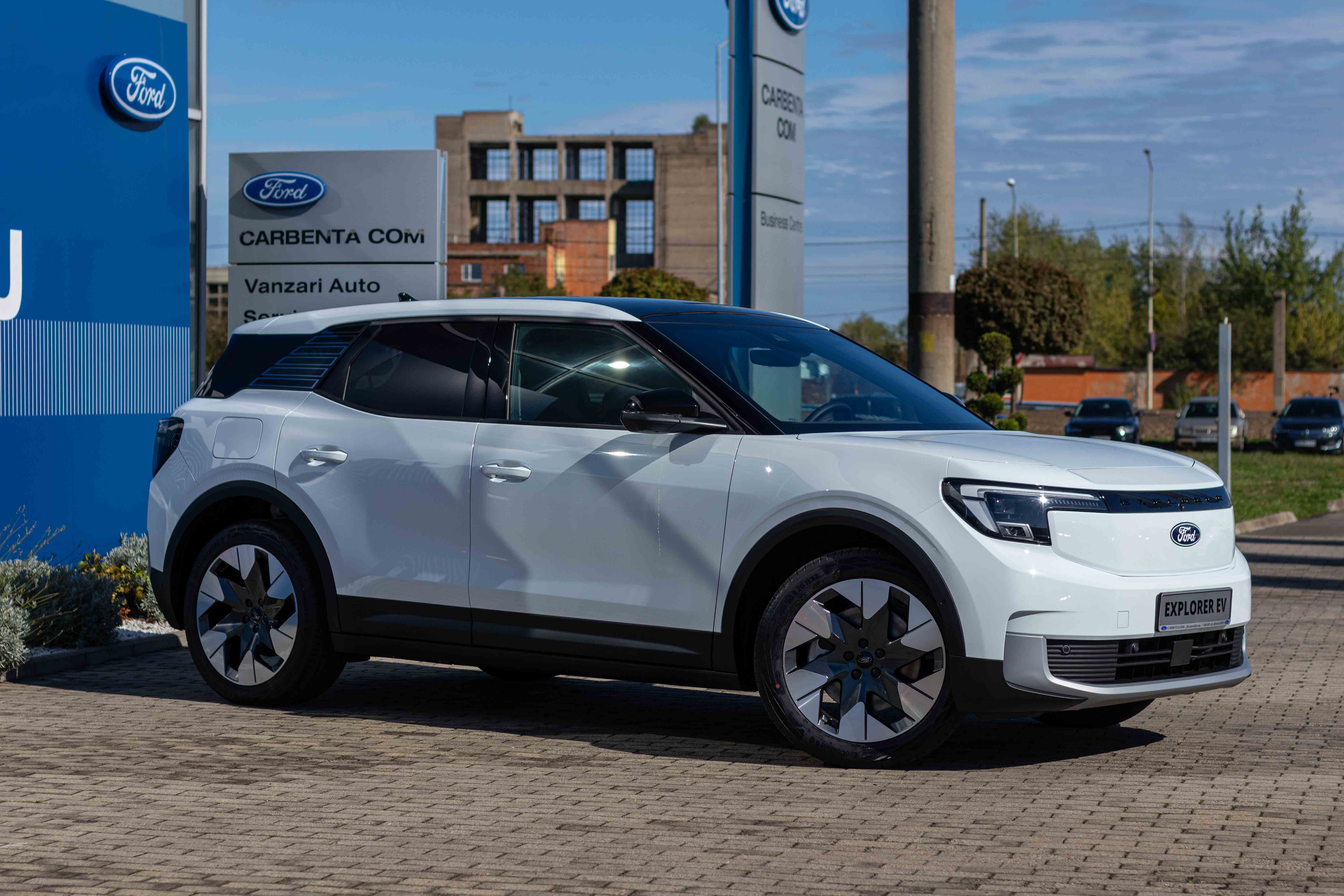 NOUL EXPLORER ELECTRIC PREMIUM EXTENDED RANGE 340 CP AT AWD PANORAMIC FROZEN WHITE jante 20-7