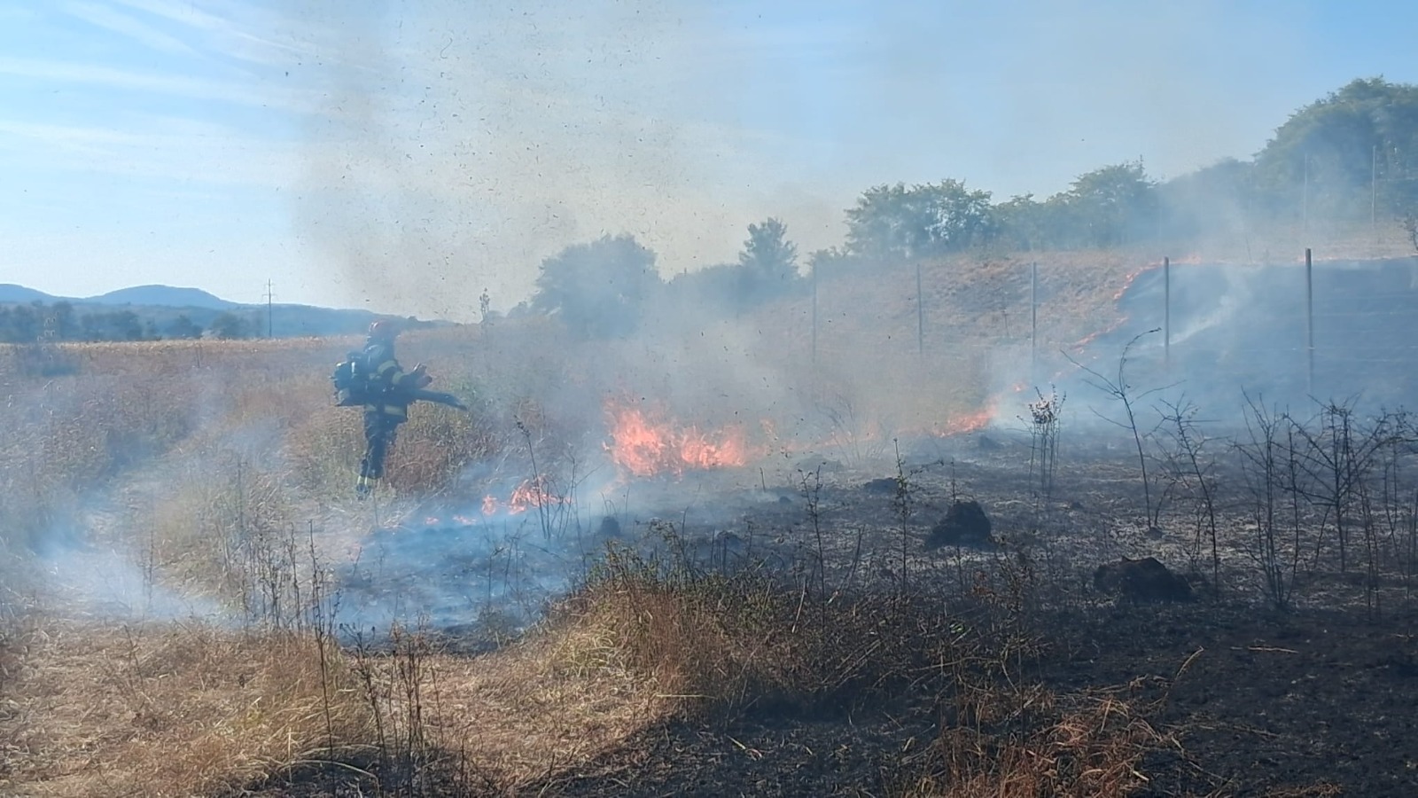 incendiu-vegetatie-bihor-paduri-isu-pompieri