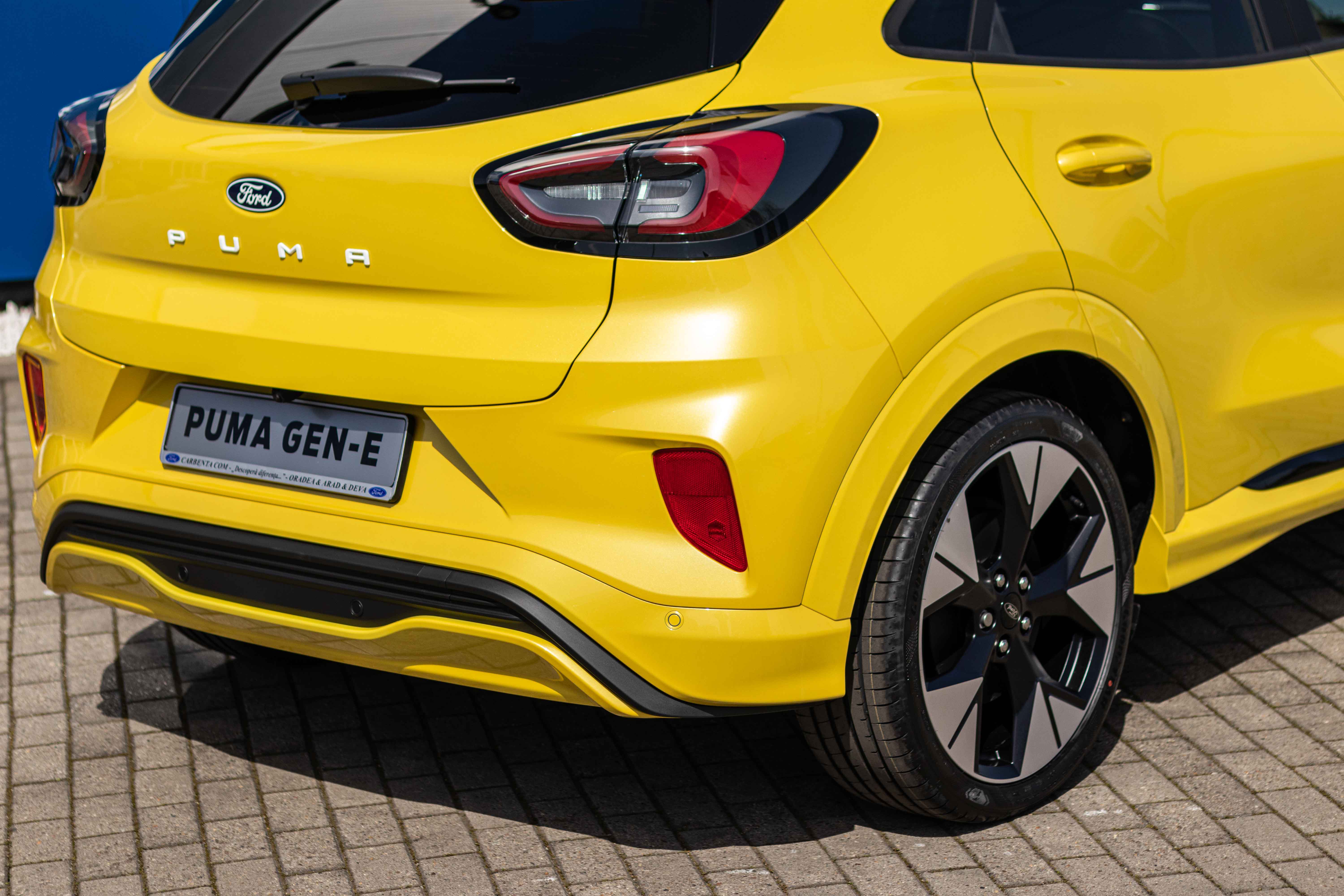 PUMA GEN-E PREMIUM 168 CP AT FWD ELECTRIC YELLOW-13