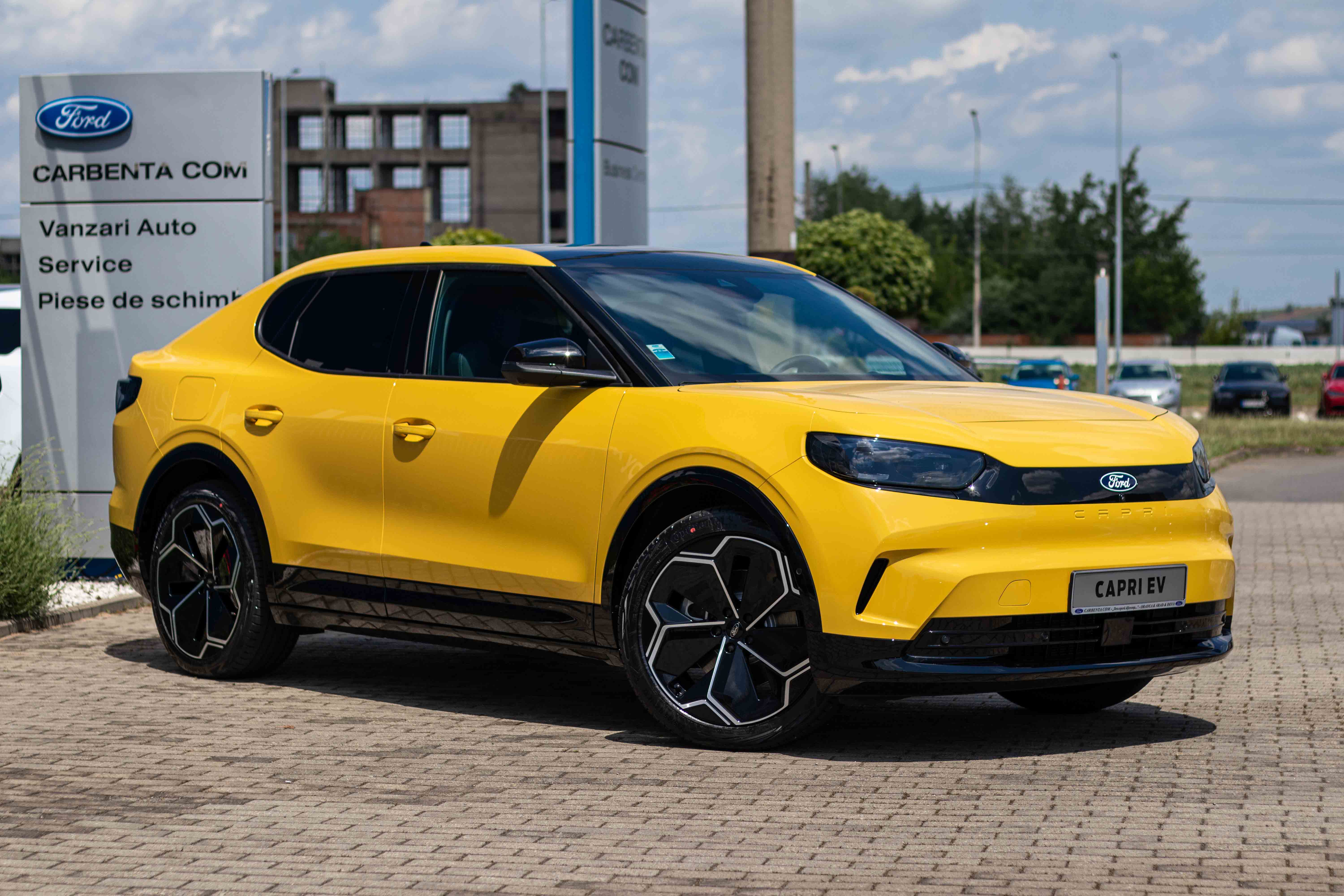 CAPRI ELECTRIC PREMIUM EXTENDED RANGE 340 CP AT AWD PANORAMIC VIVID YELLOW-8