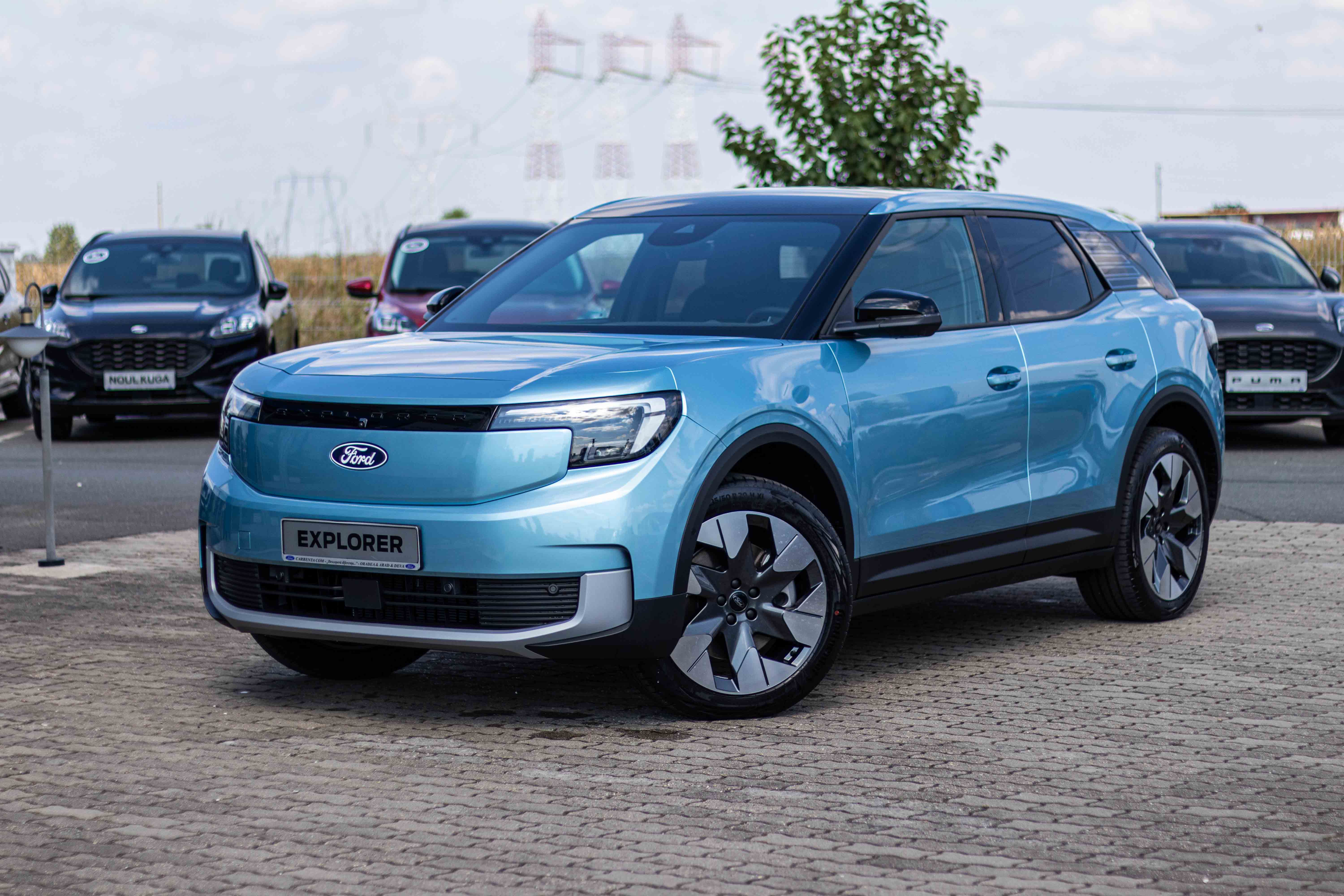 EXPLORER ELECTRIC PREMIUM EXT RANGE 340 CP AT AWD PANORAMIC ARCTIC BLUE-3