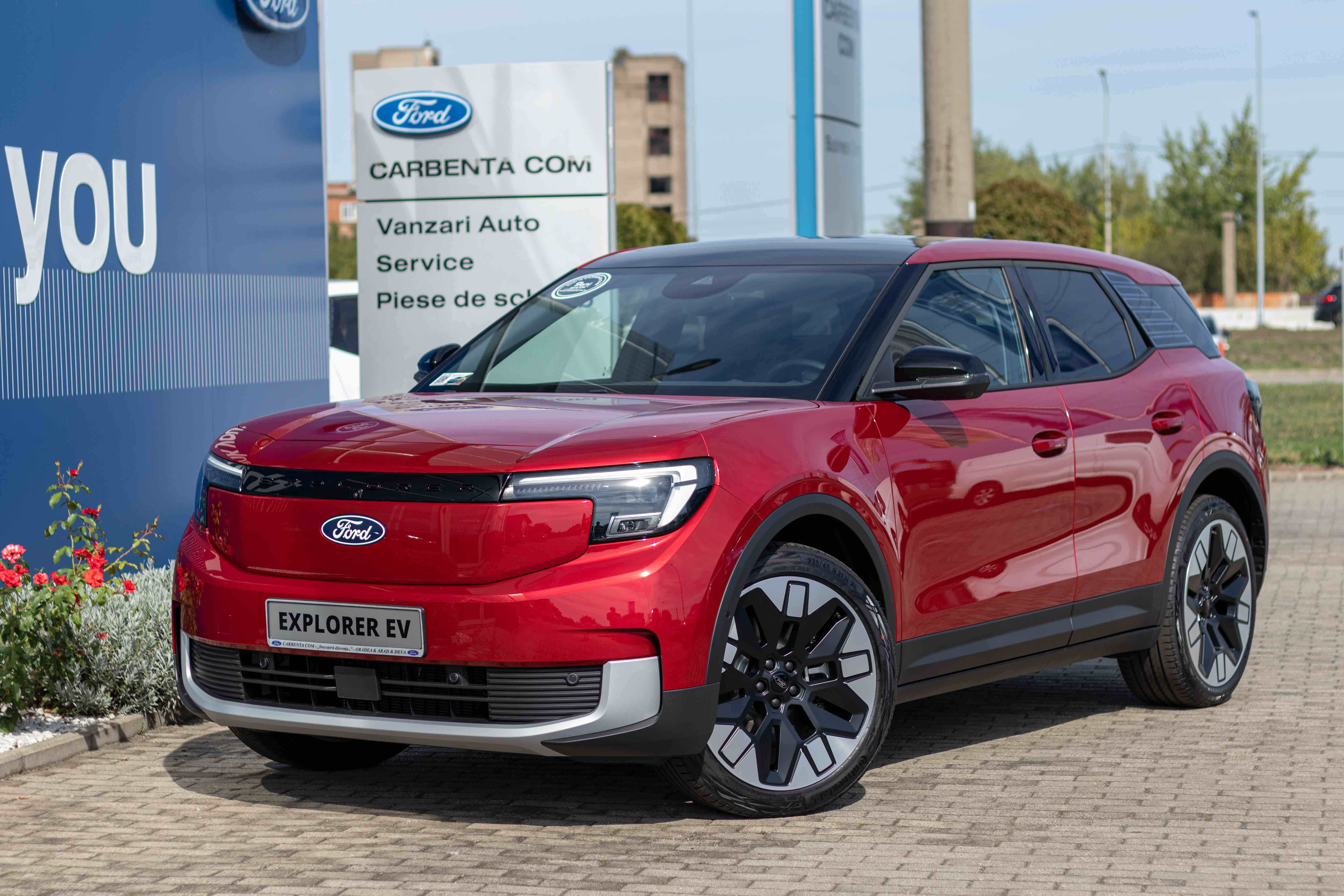 EXPLORER EV PREMIUM EXTENDED RANGE 340 CP AT AWD PANORAMIC LUCID RED-2