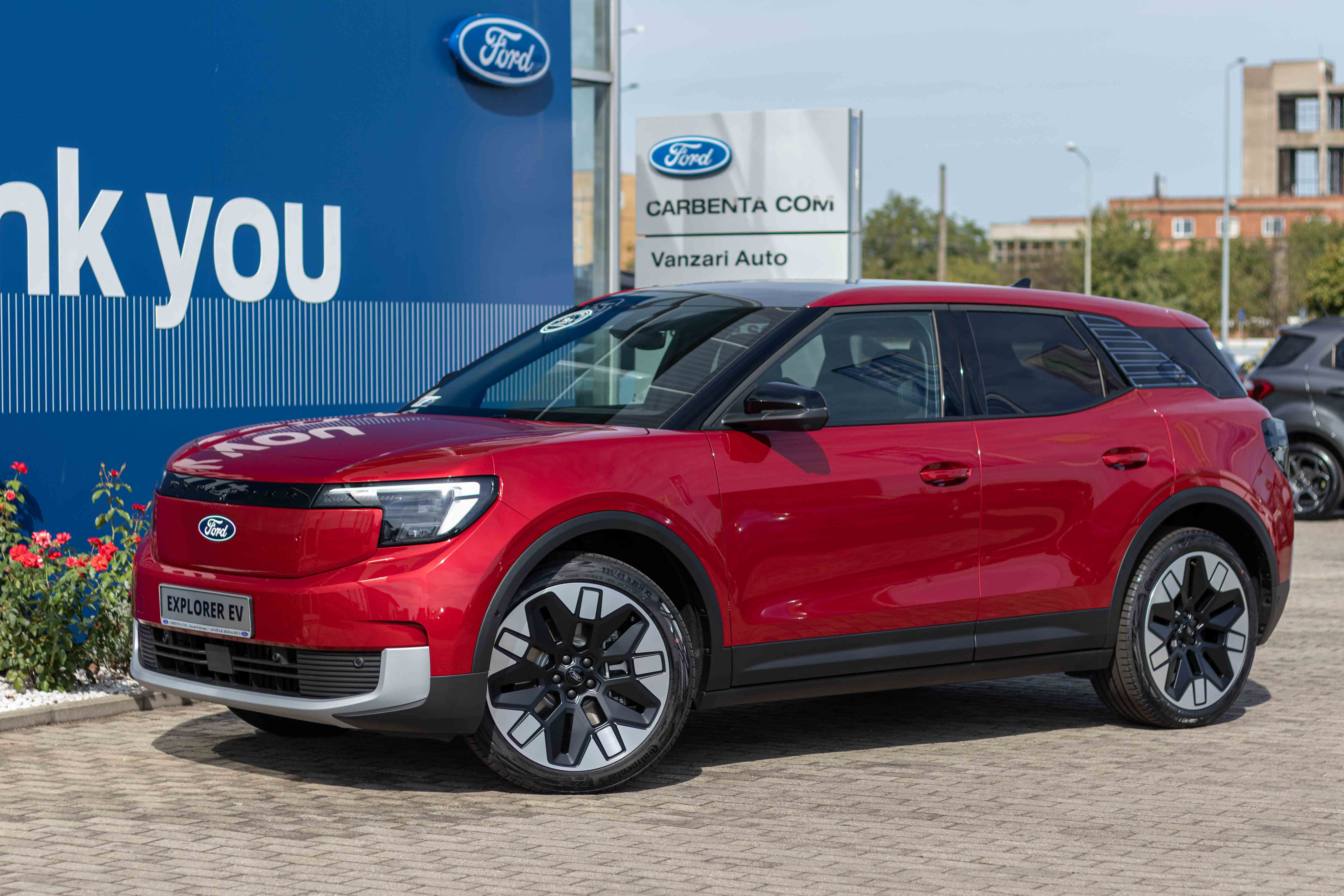 EXPLORER EV PREMIUM EXTENDED RANGE 340 CP AT AWD PANORAMIC LUCID RED-4