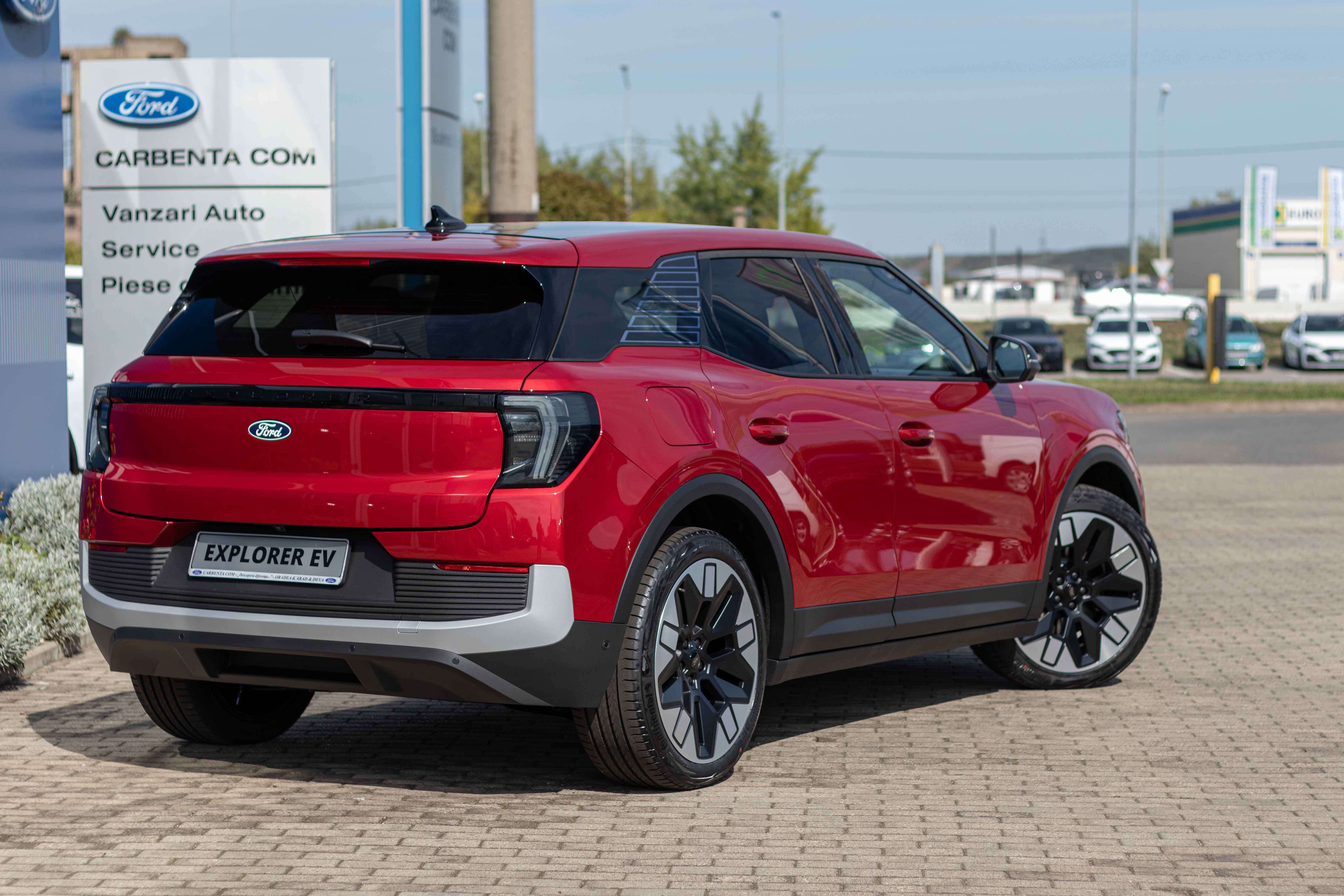 EXPLORER EV PREMIUM EXTENDED RANGE 340 CP AT AWD PANORAMIC LUCID RED-10