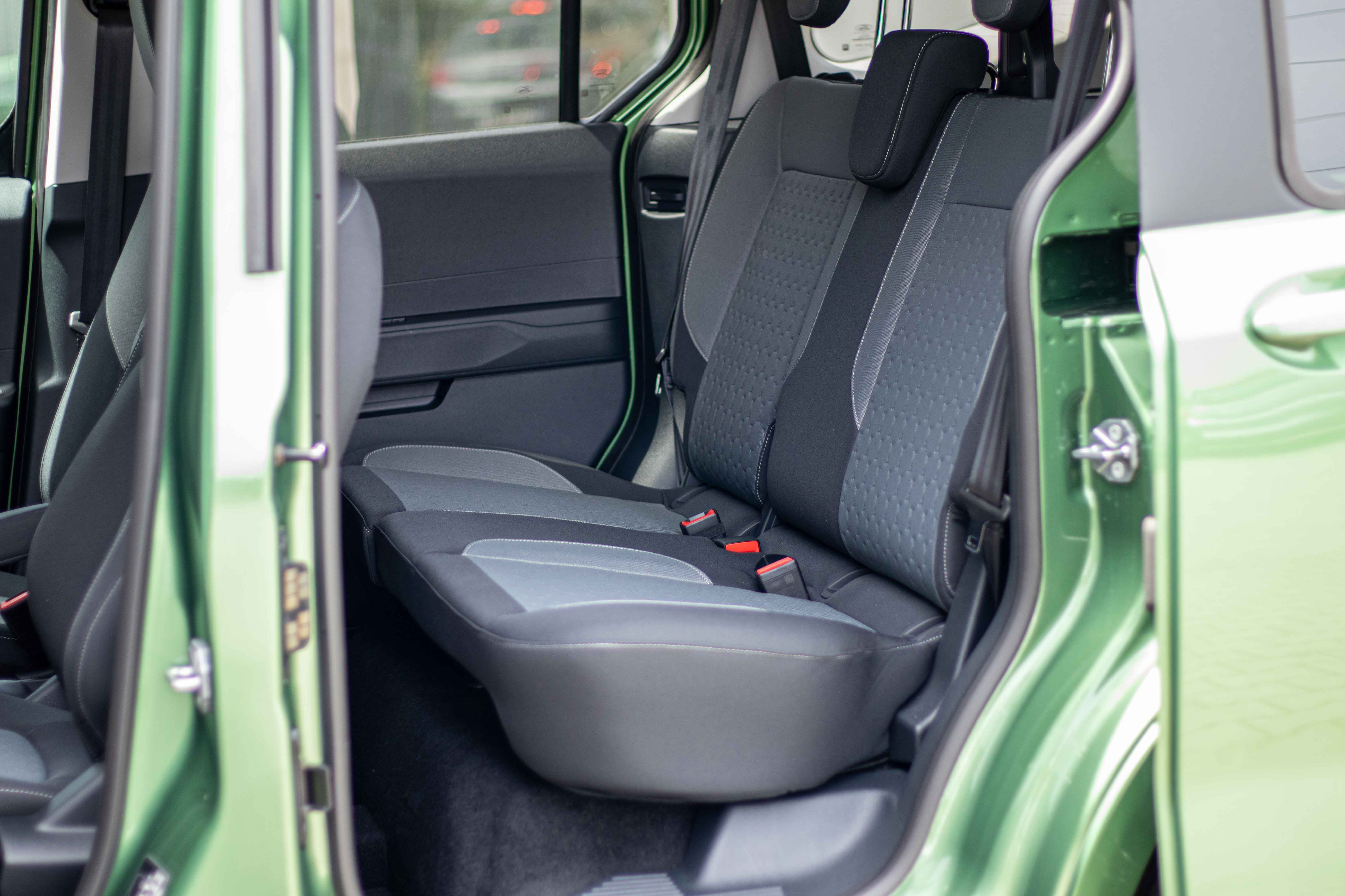 NOUL TOURNEO COURIER TITANIUM 1.0 ECOBOOST BURSTING GREEN-29