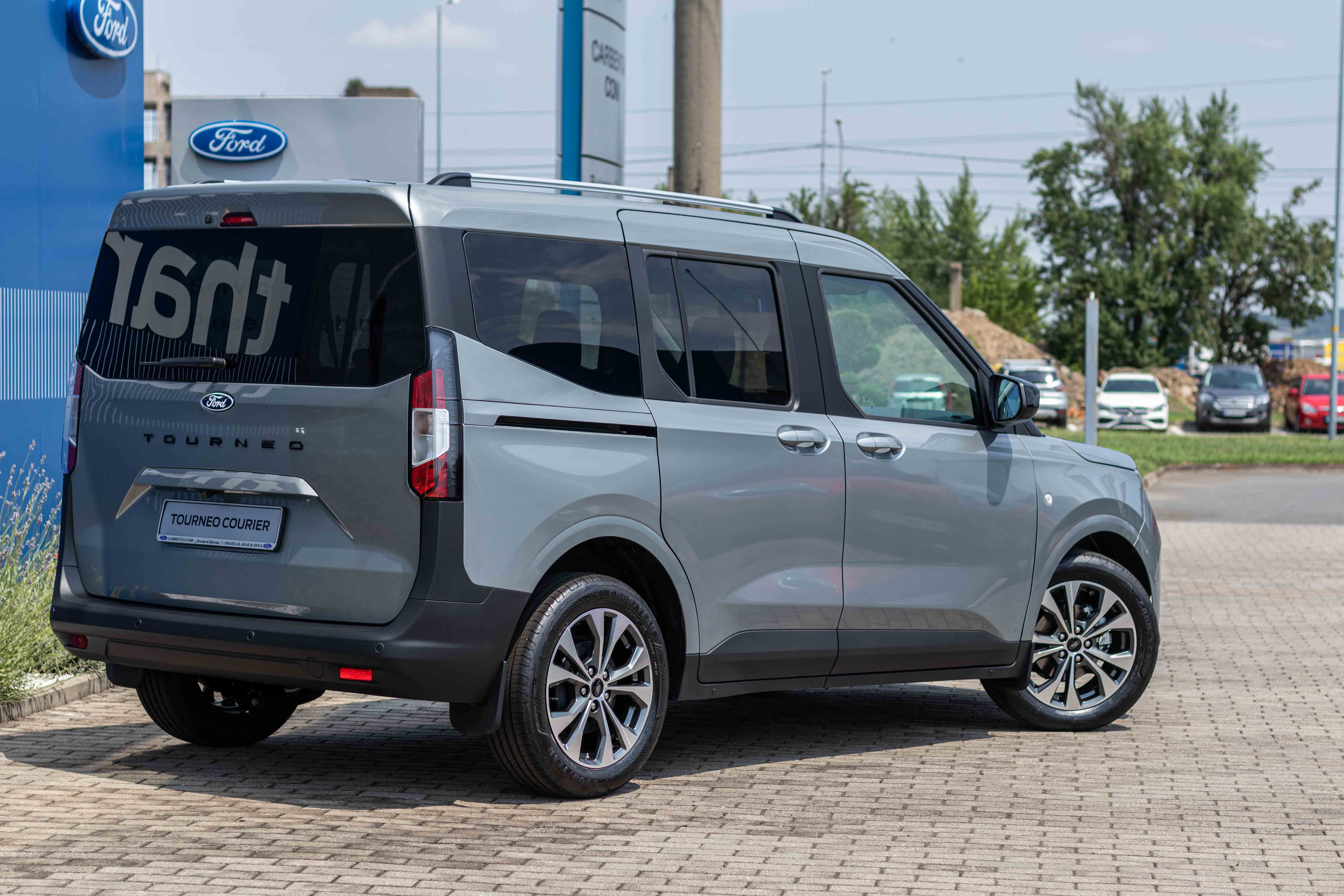 NOUL TRANSIT TOURNEO COURIER TITANIUM 1.0 ECOBOOST 125 CP M6 SOLAR SILVER-14