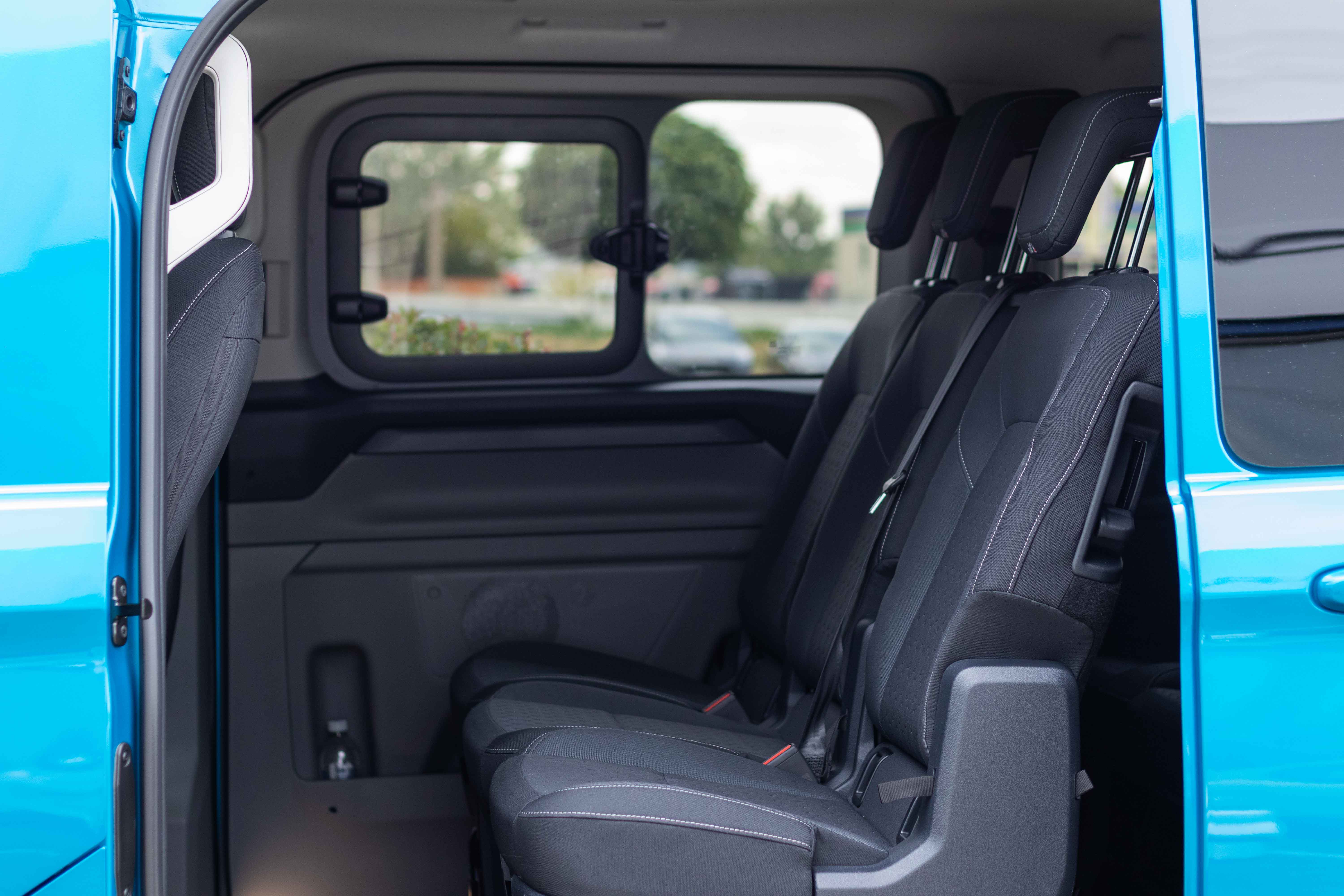noul-transit-custom-limited-aa57c04730d579e8011191e43fa07282