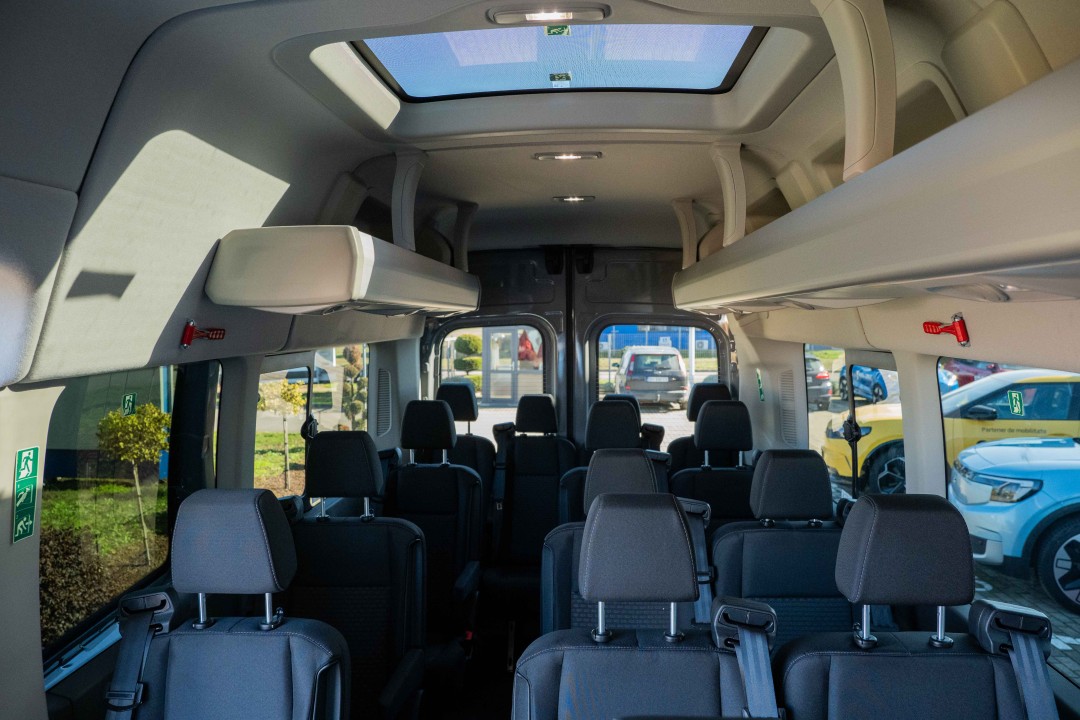 ford transit bus (4)
