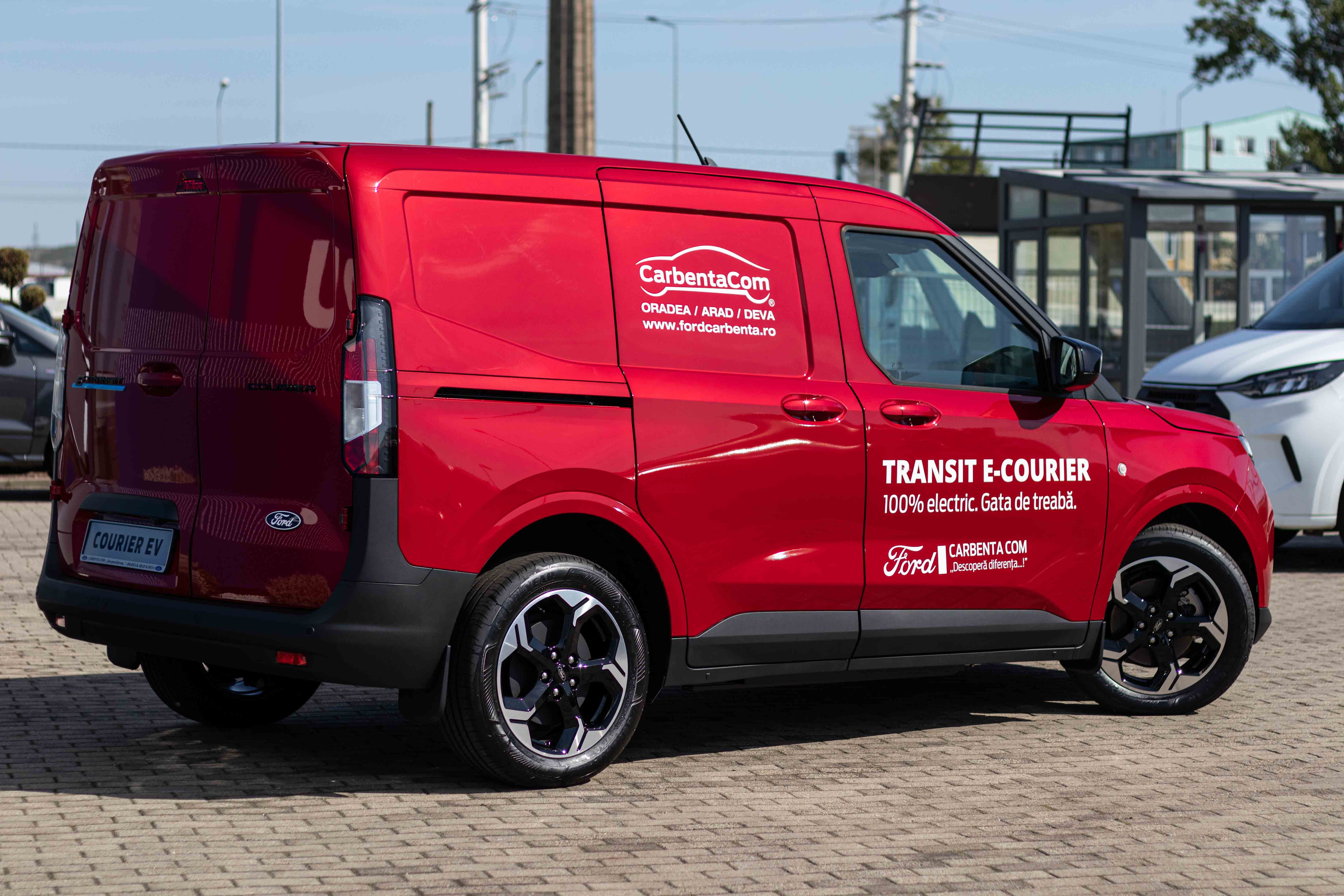 ford transit courier (3)