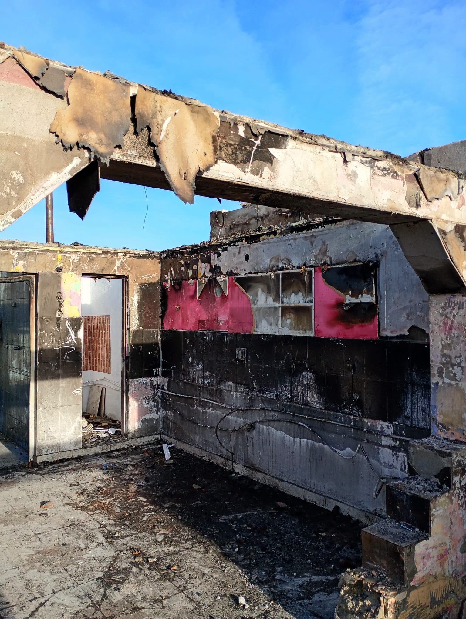 incendiu-cefa-apel-umanitar-locuinta-arsa