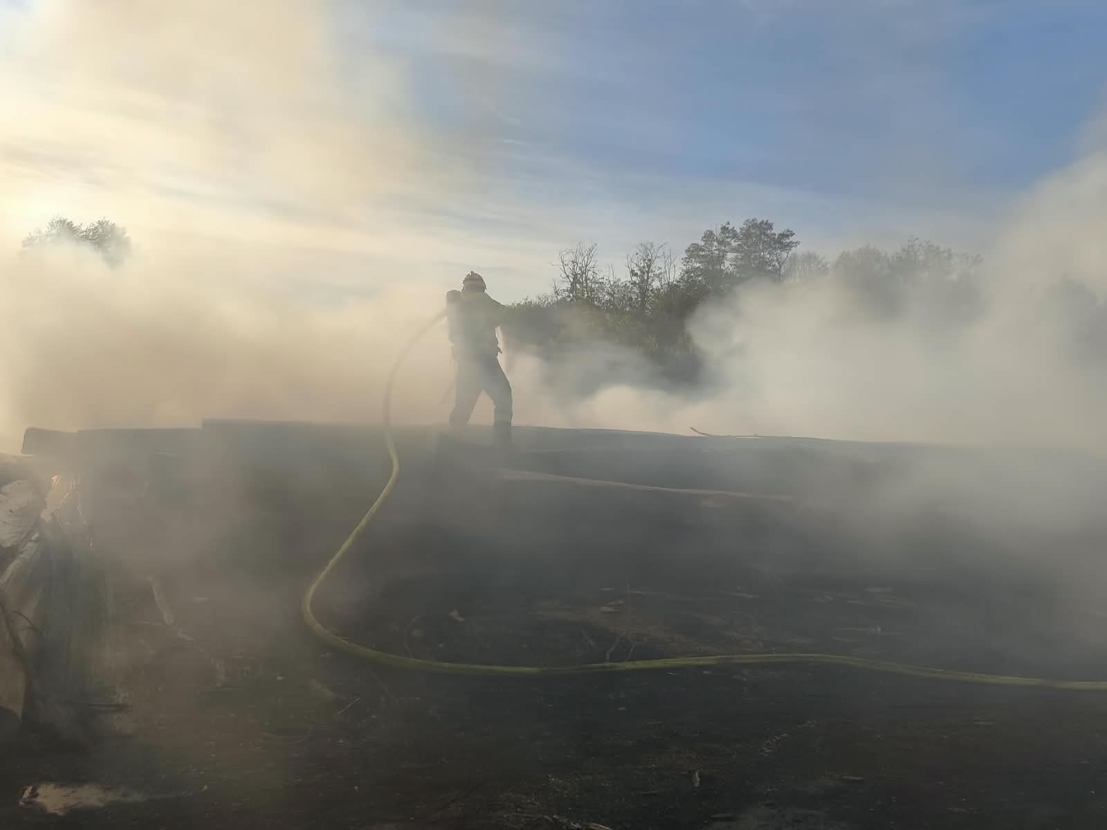 incendiu-dobresti-pompieri-isu-bihor